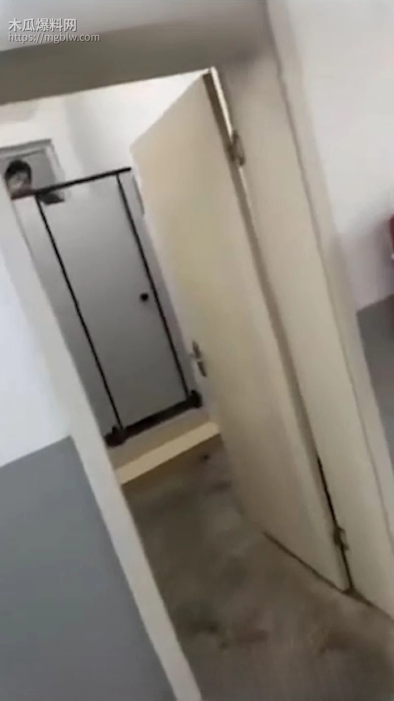 重庆人文科技学院音乐女老师厕所上吊自杀 1