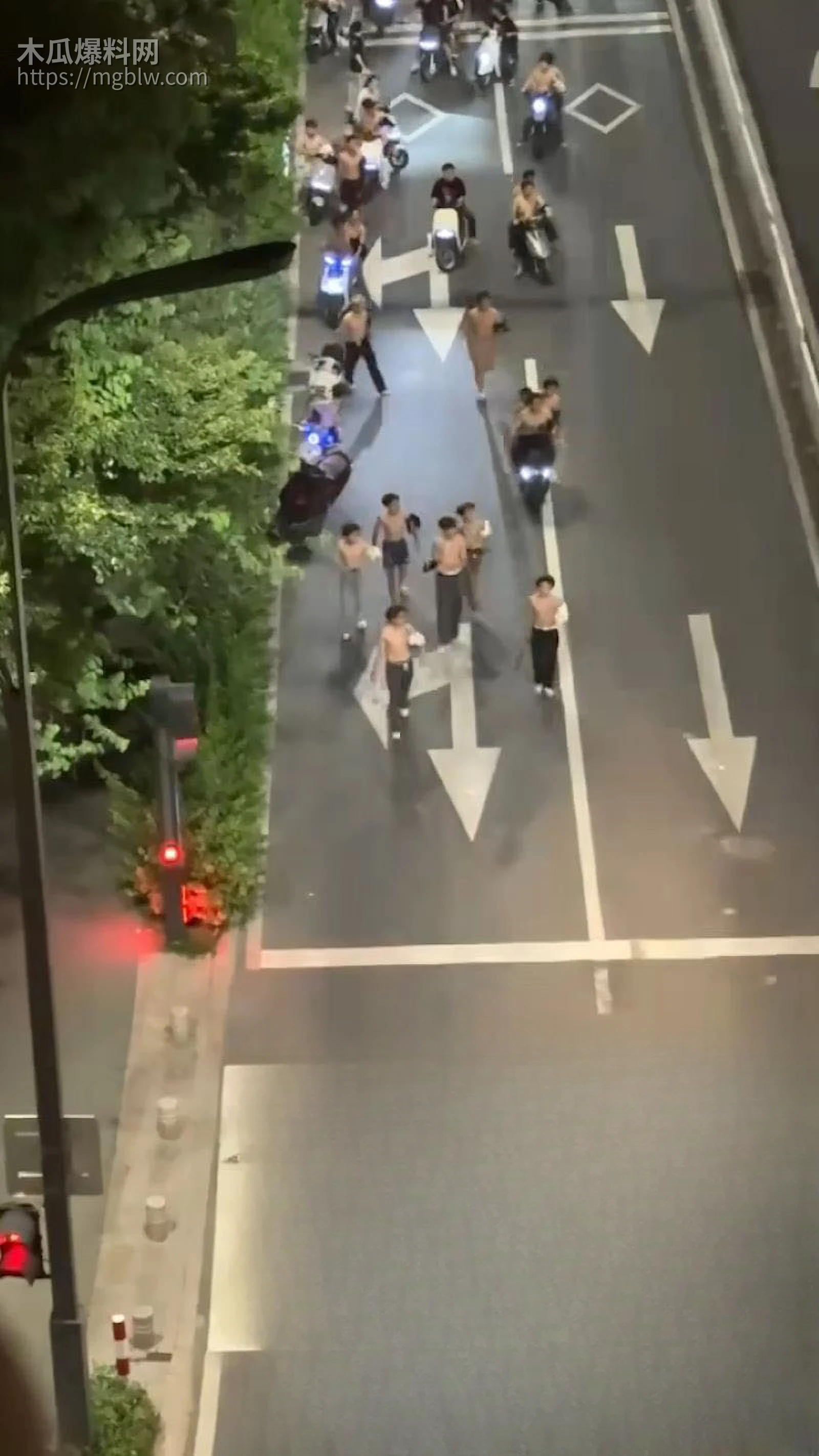 广东街头古惑仔重现 5