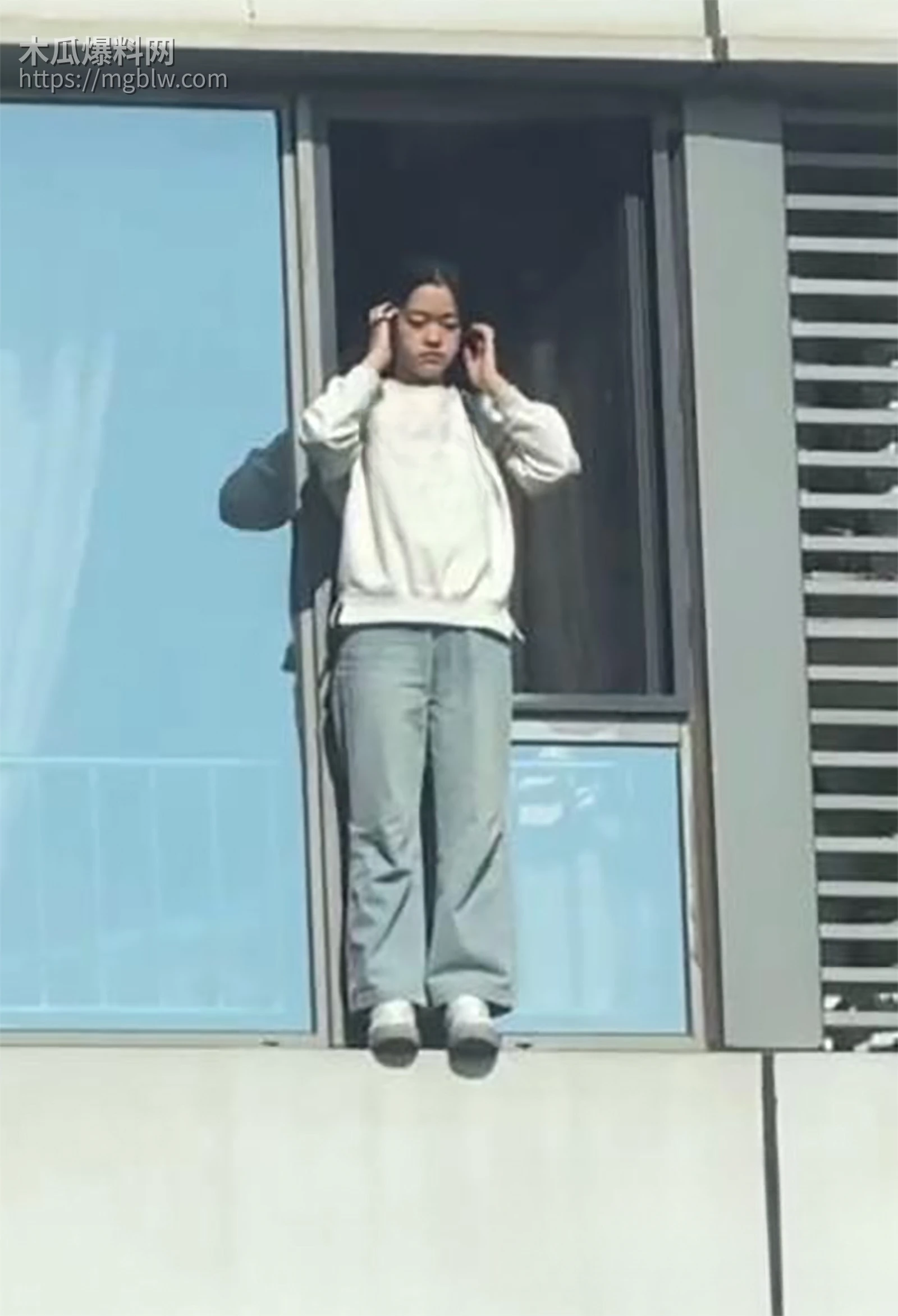 石家庄万象城少女跳楼自杀视频流出 1 拷贝