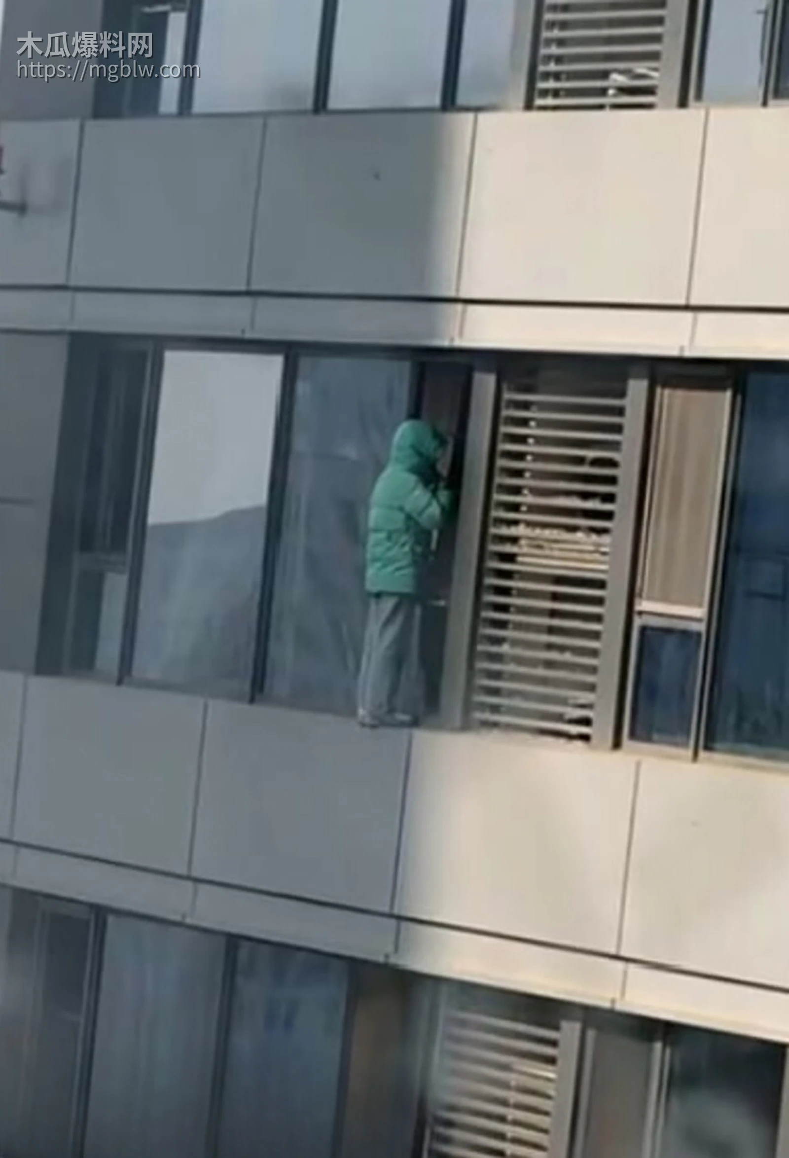 石家庄万象城少女跳楼自杀视频流出 5 拷贝