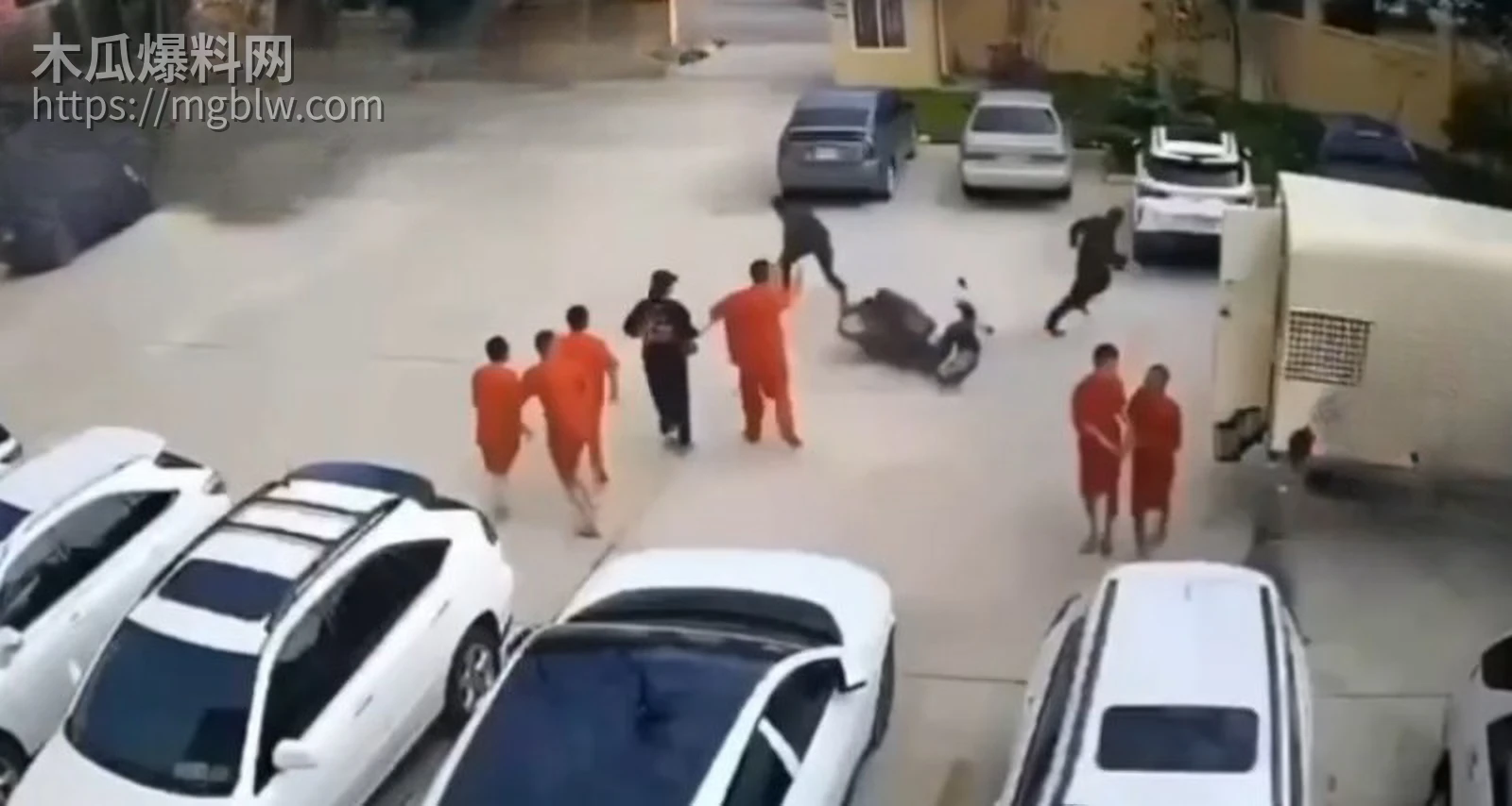 柬埔寨木牌女侠劫法场大瓜07