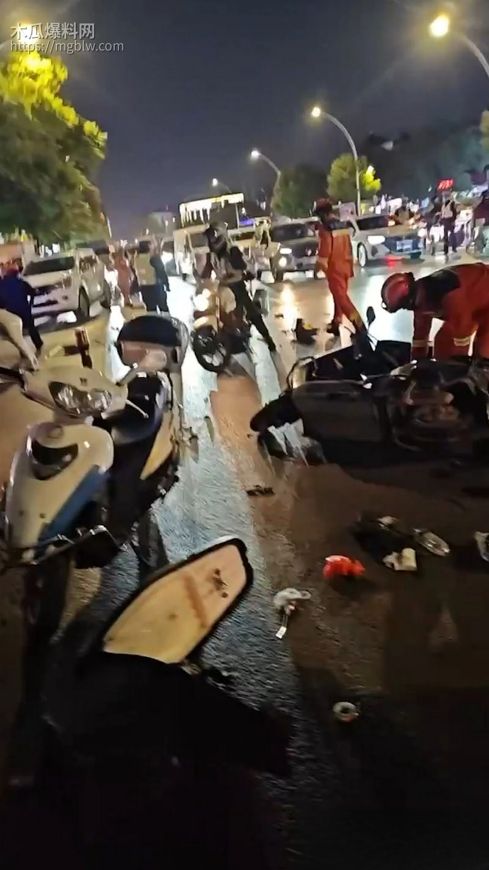 江西景德镇豪德贸易广场发生严重车祸 1