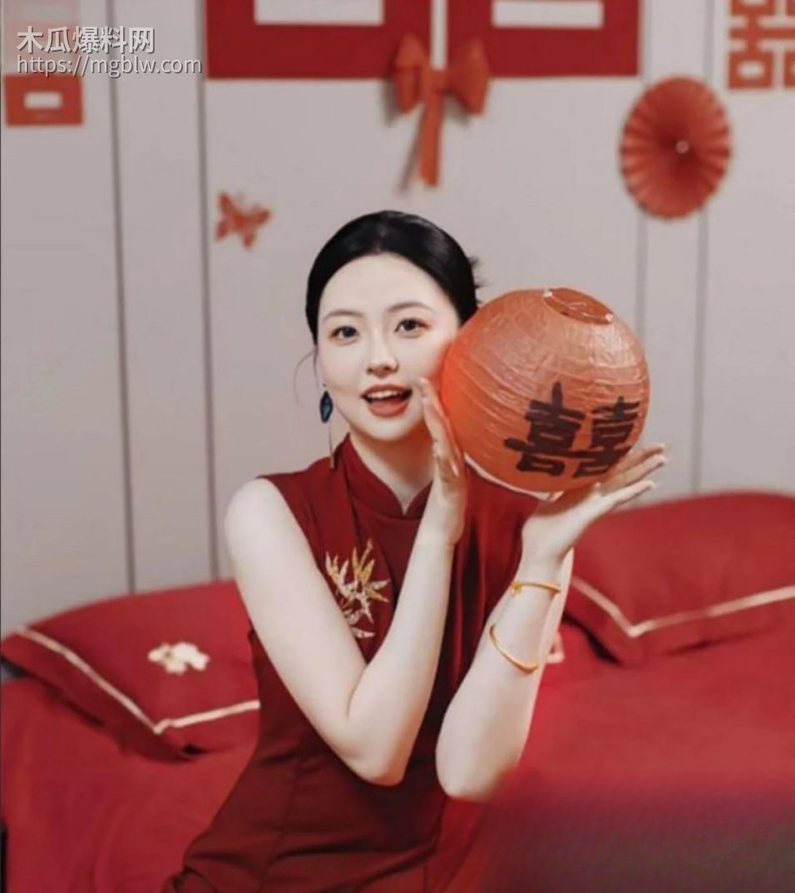 北京新婚少妇宋璃烟洞房夜性爱视频02