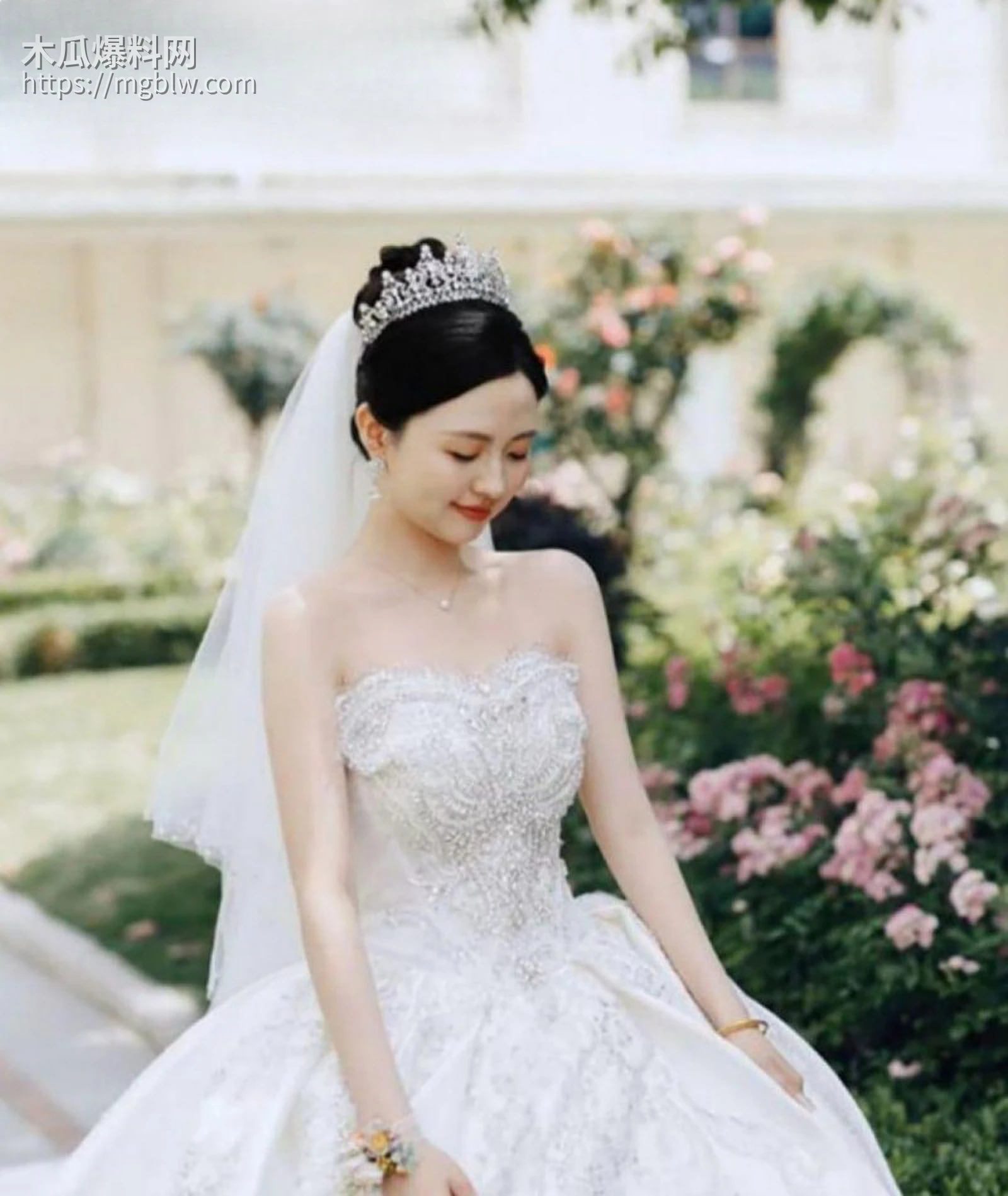 北京新婚少妇宋璃烟洞房夜性爱视频03