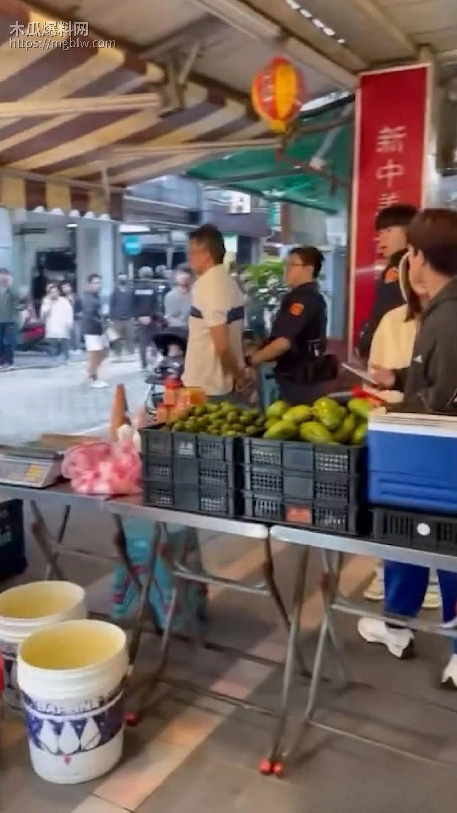 台北捷运27岁通缉犯张文投烟雾弹随机砍人 3