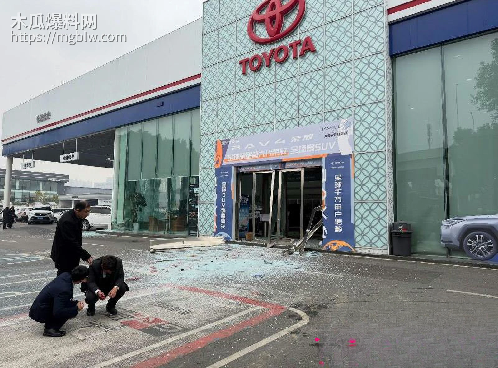 成都丰田4S店惊天爆炸 5
