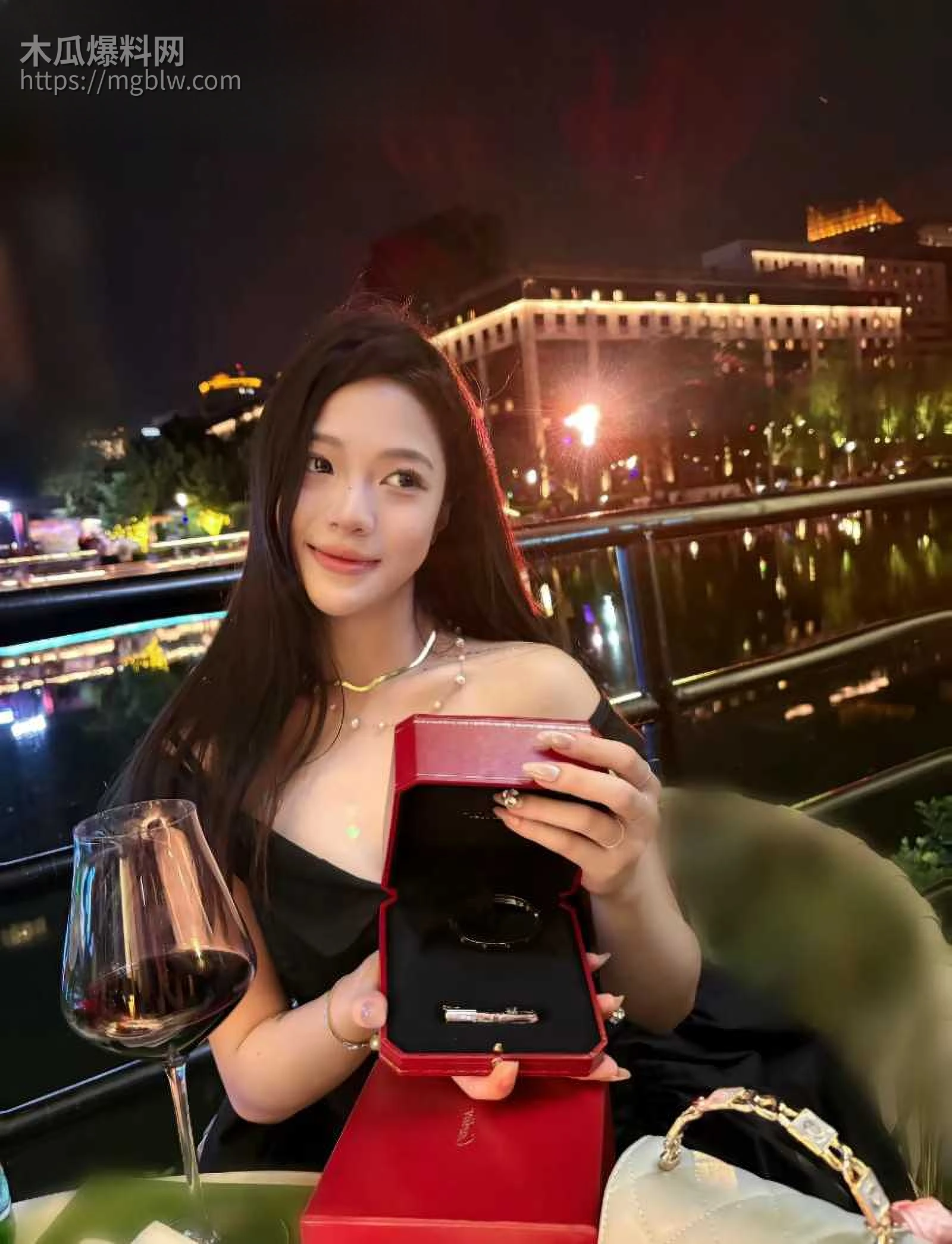 檀健次刘一诺恋情实锤曝光02