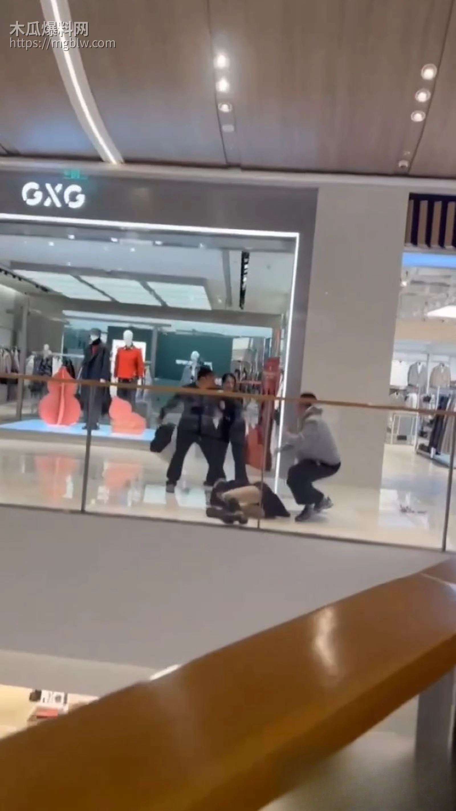 南昌万象城持刀行凶事件 4