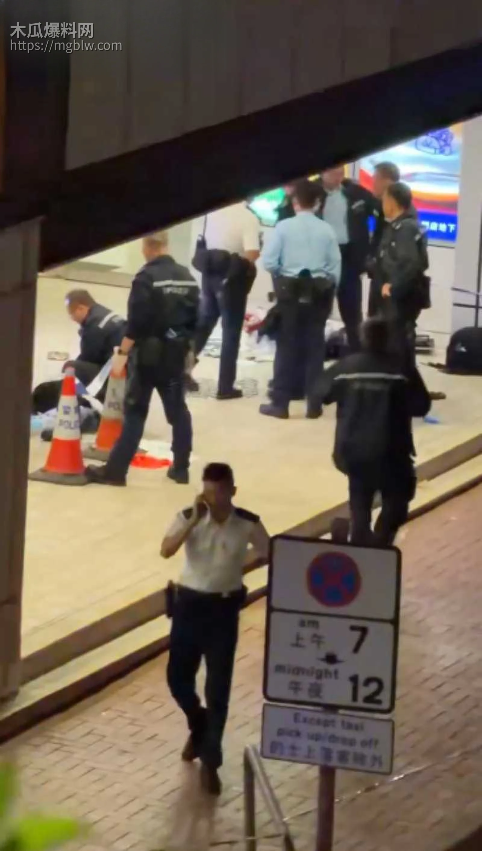 香港屯门市广场持刀伤人事件07