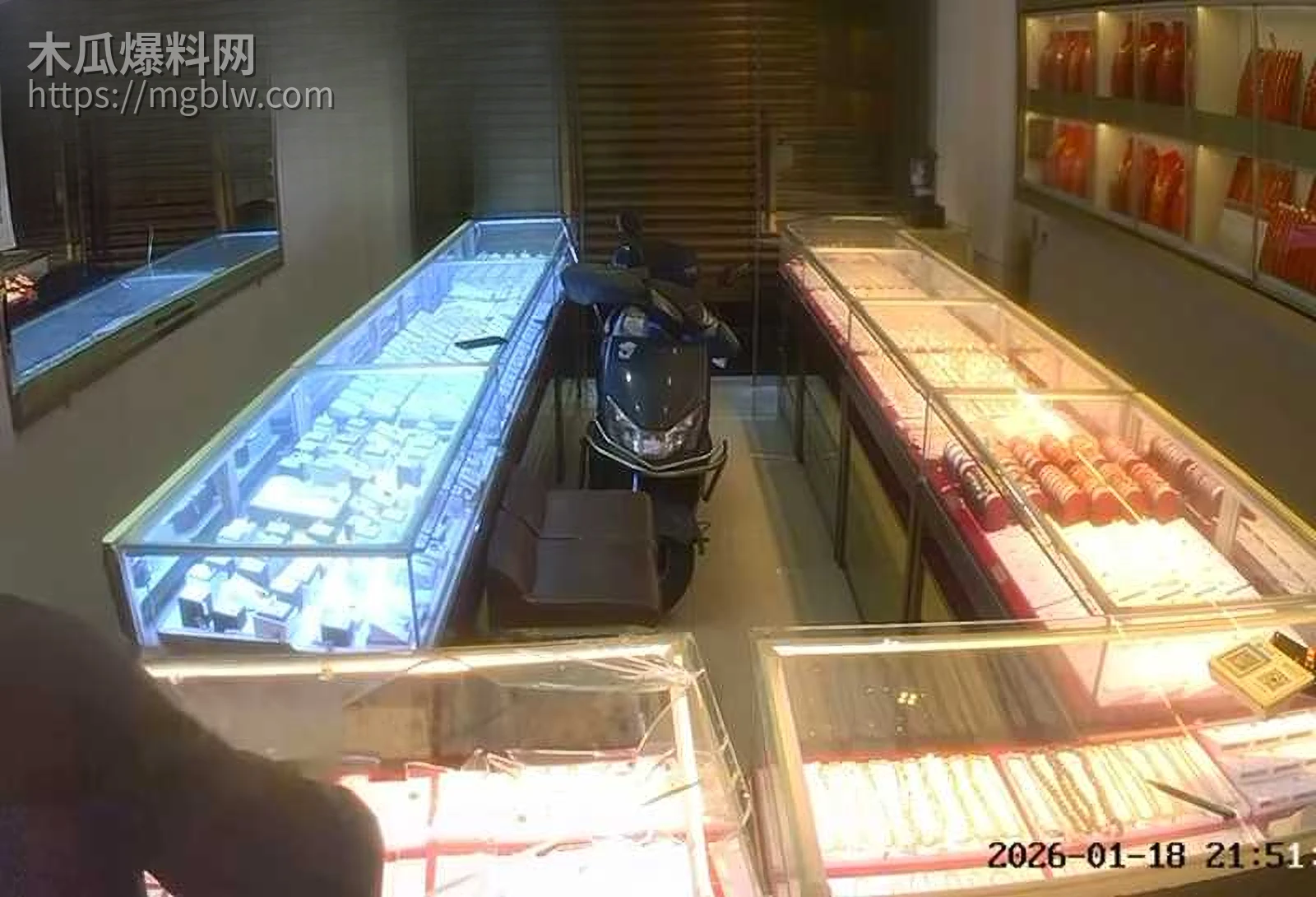 福建平潭依强金被抢劫监控视频流出 7 拷贝