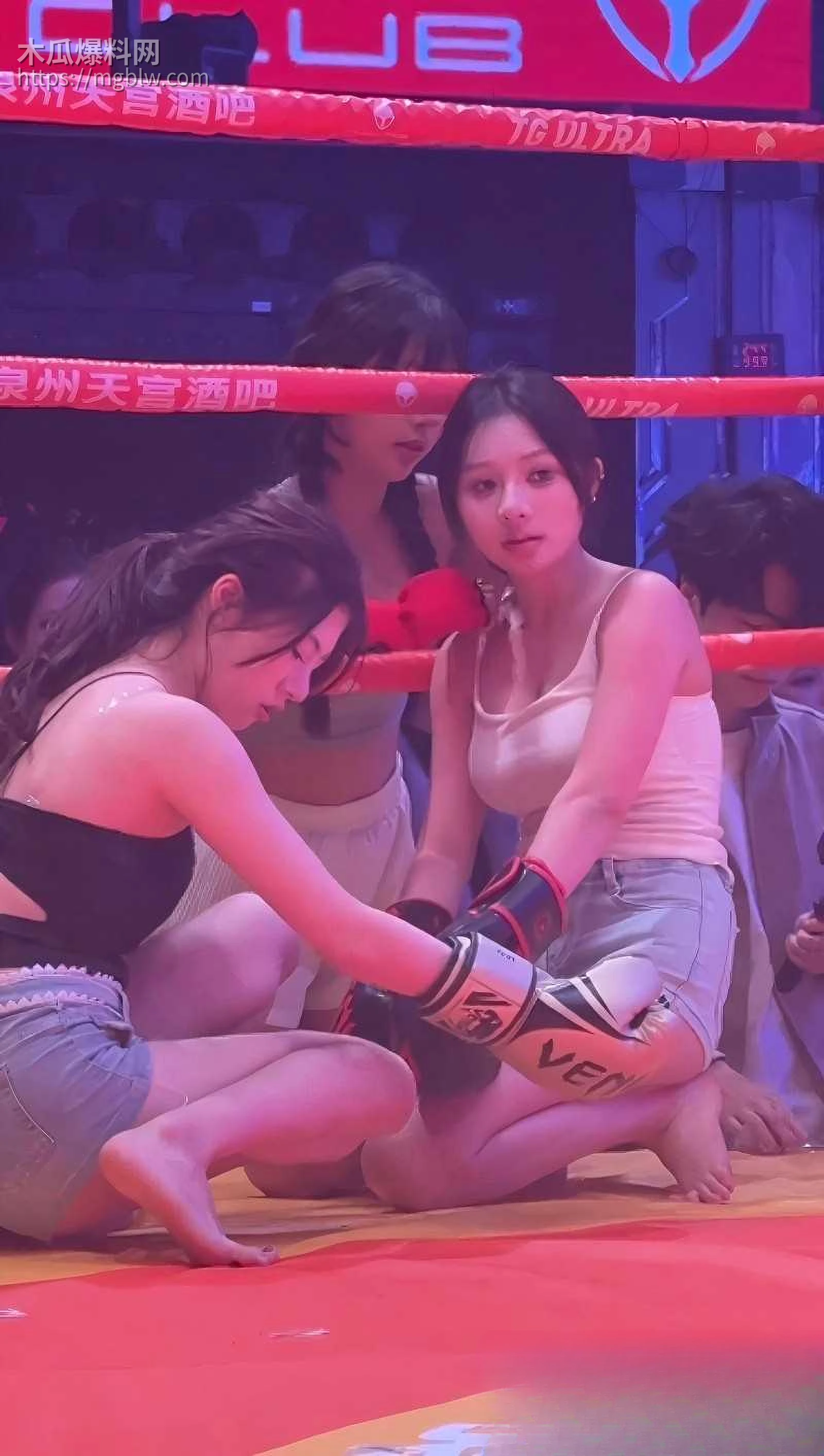 福建泉州天宫酒吧女子萌萌拳争霸赛06