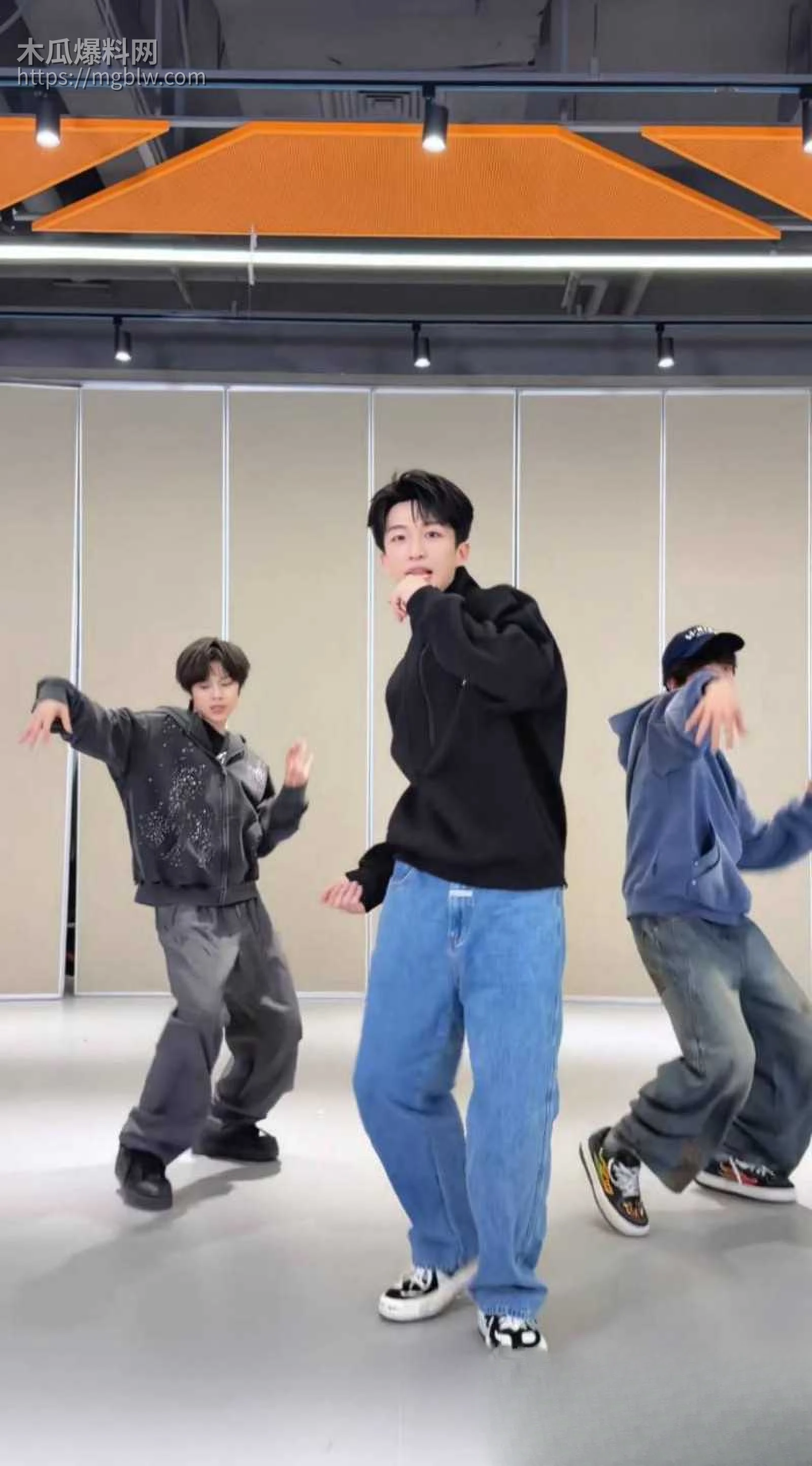 知名歌手黄子弘凡父亲黄金中被曝诈骗06