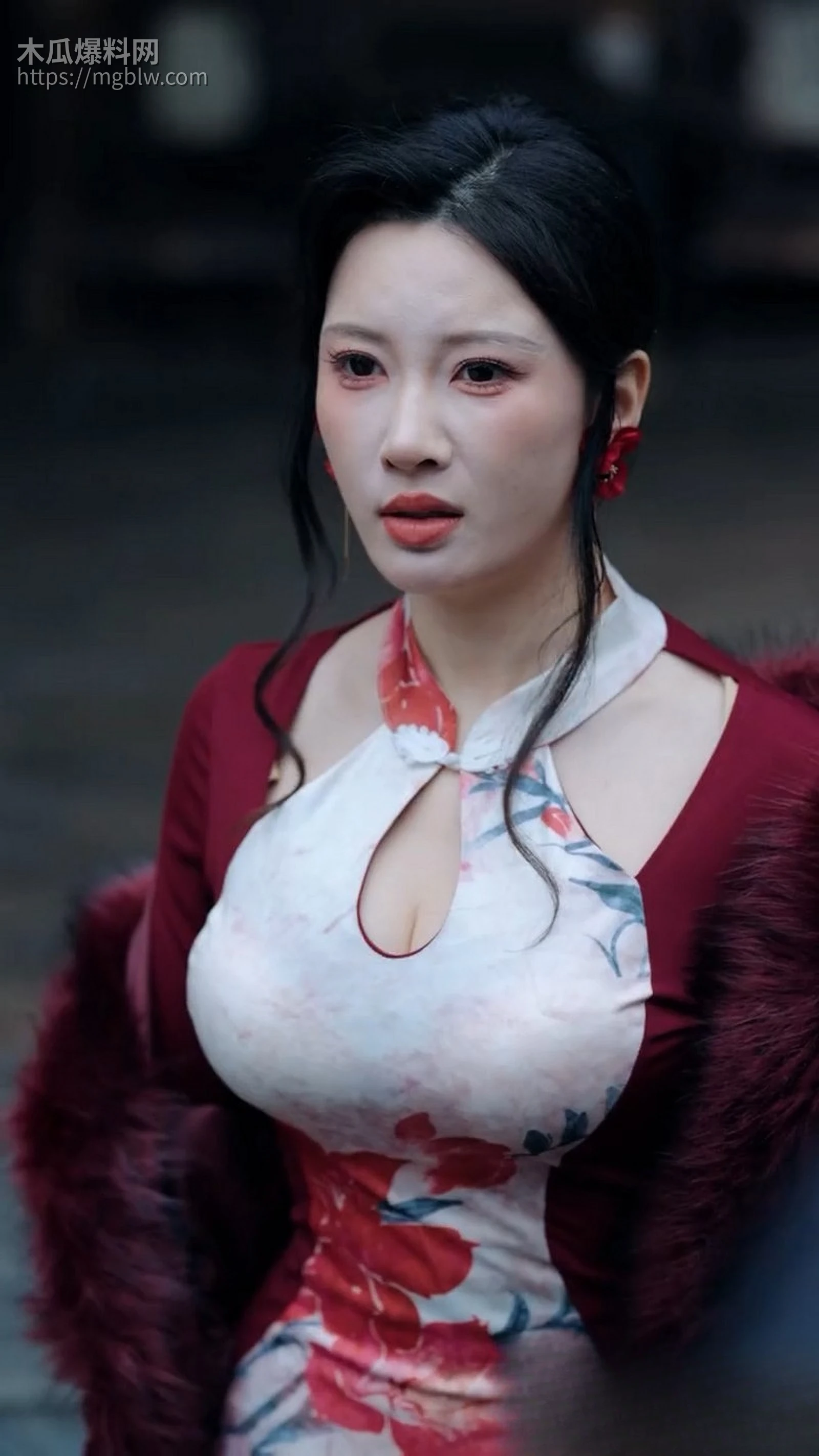 擦边短剧全村都说我老婆太迷人全集 5