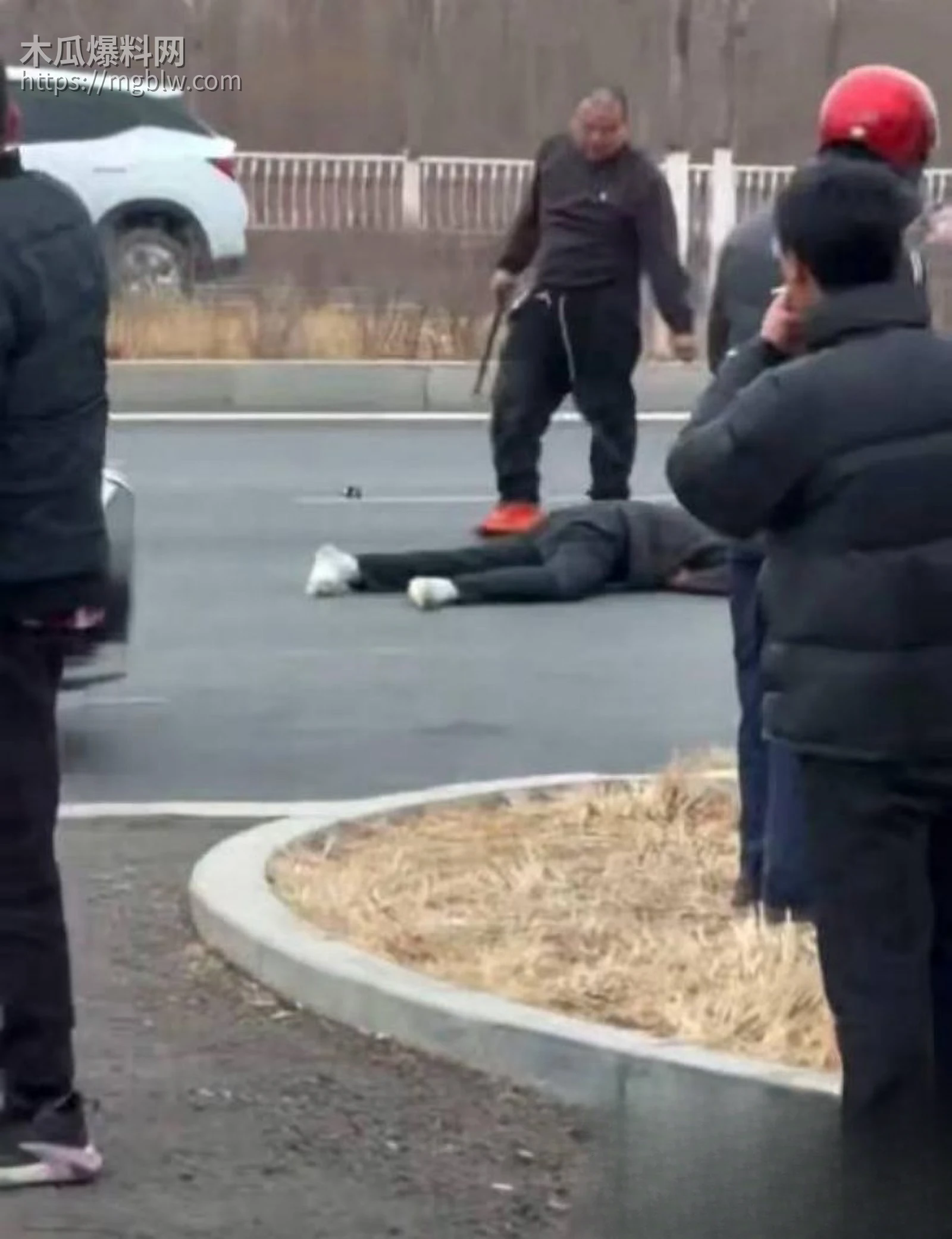 秦皇岛阿那亚斧头砍人事件010