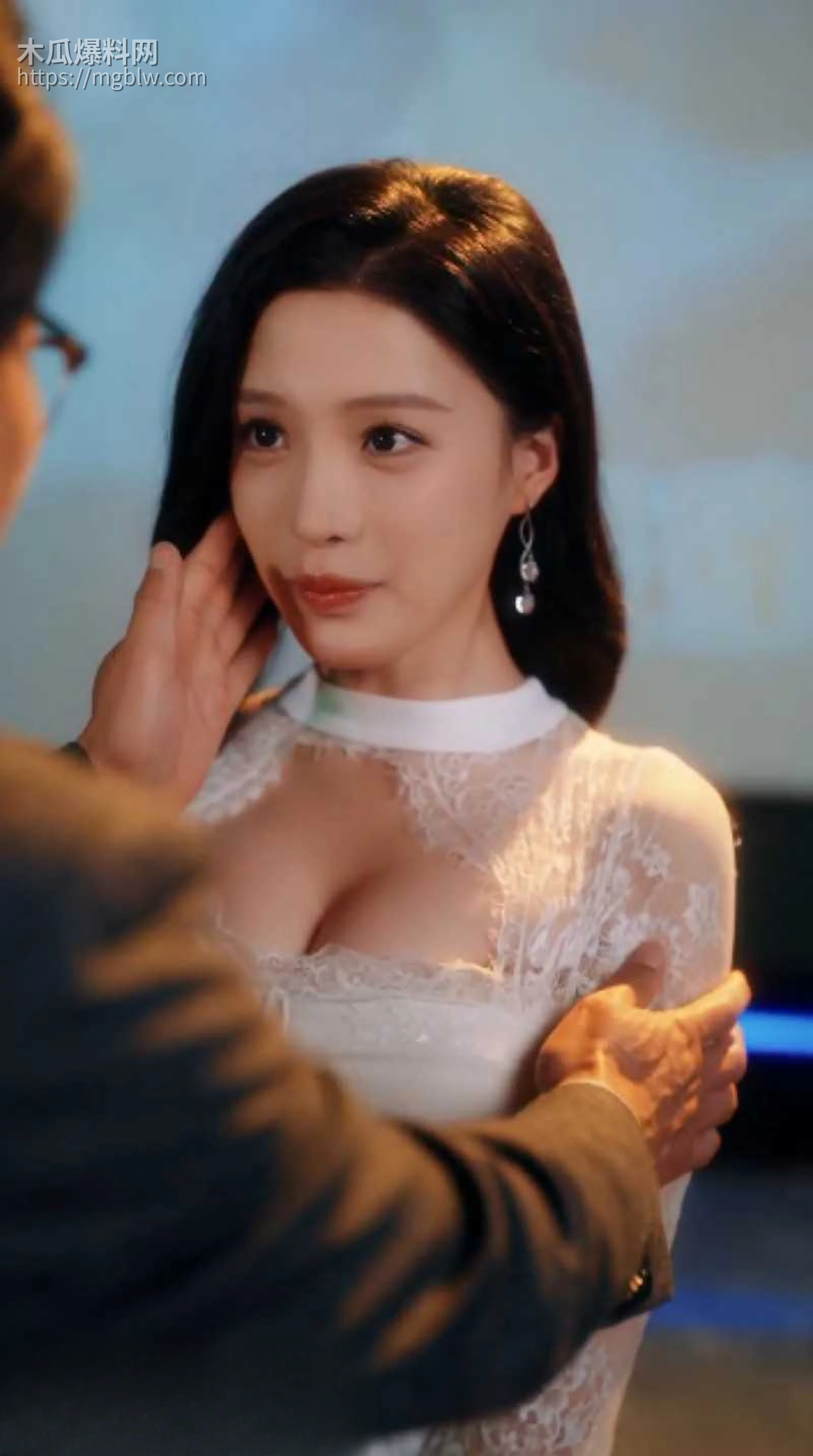 狗血短剧《爱是一道光》3