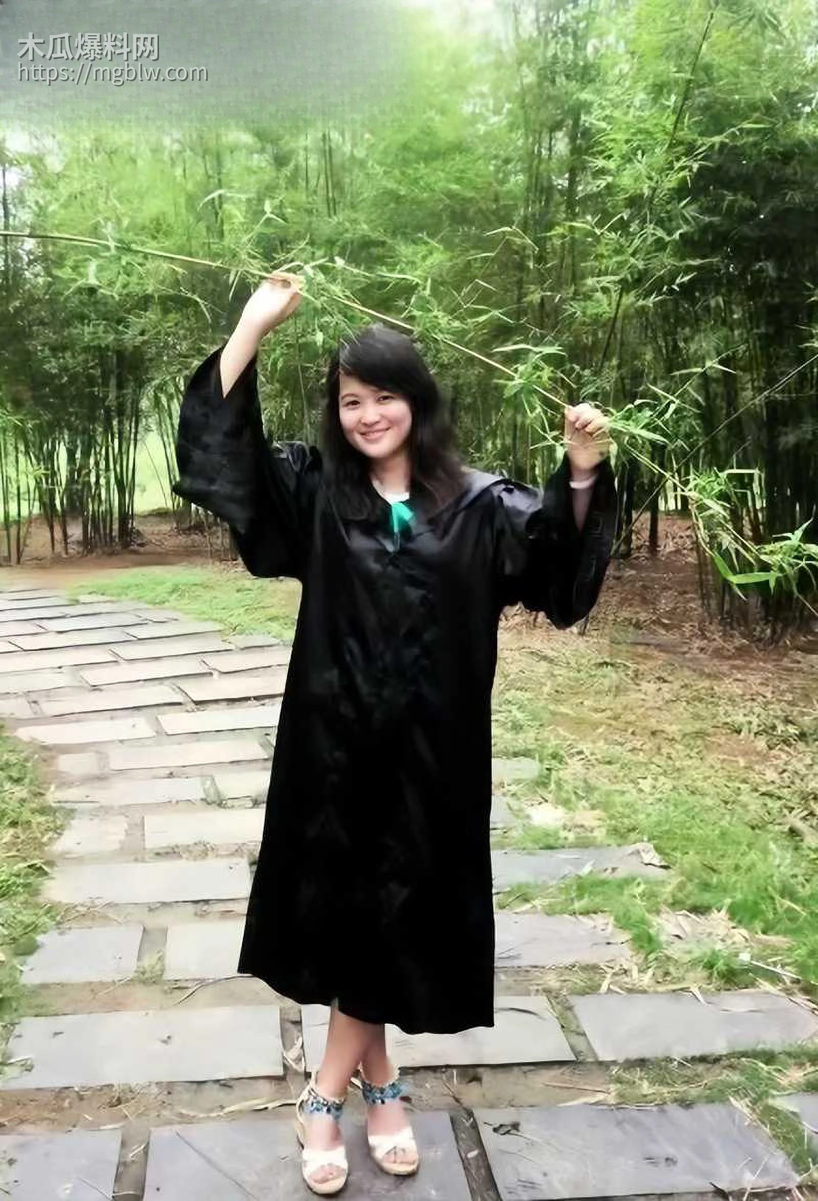 湖北武汉老师吕梁玉不雅视频曝光 2 拷贝