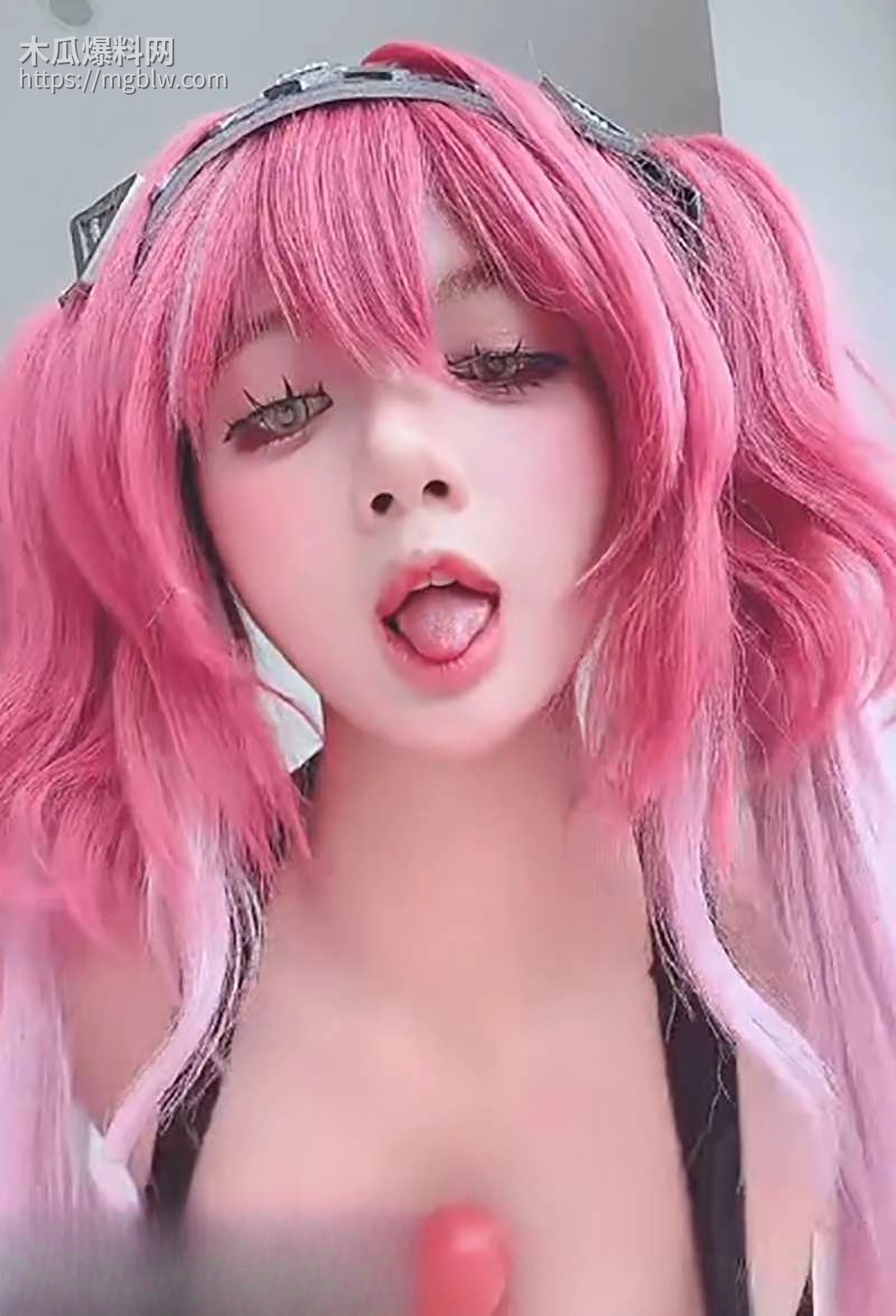 PoppaChan高颜值COS女神露帕擦边挑逗视频流出5拷贝