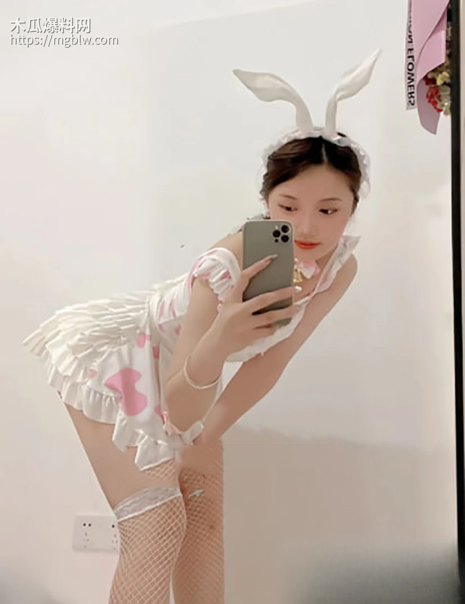 江西拜金女御姐 赵一茹 酒店主动骑乘金主爸爸 开档黑丝疯狂扭腰套弄到高潮