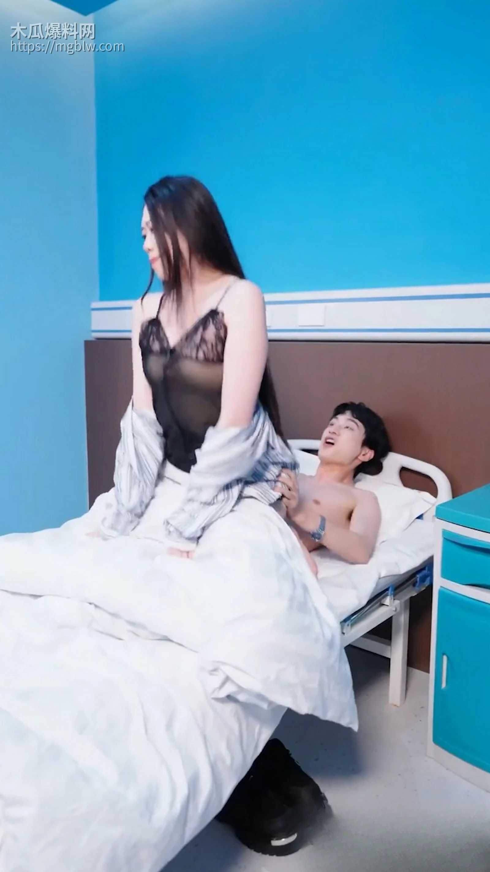 擦边短剧别亲我那里新作 5