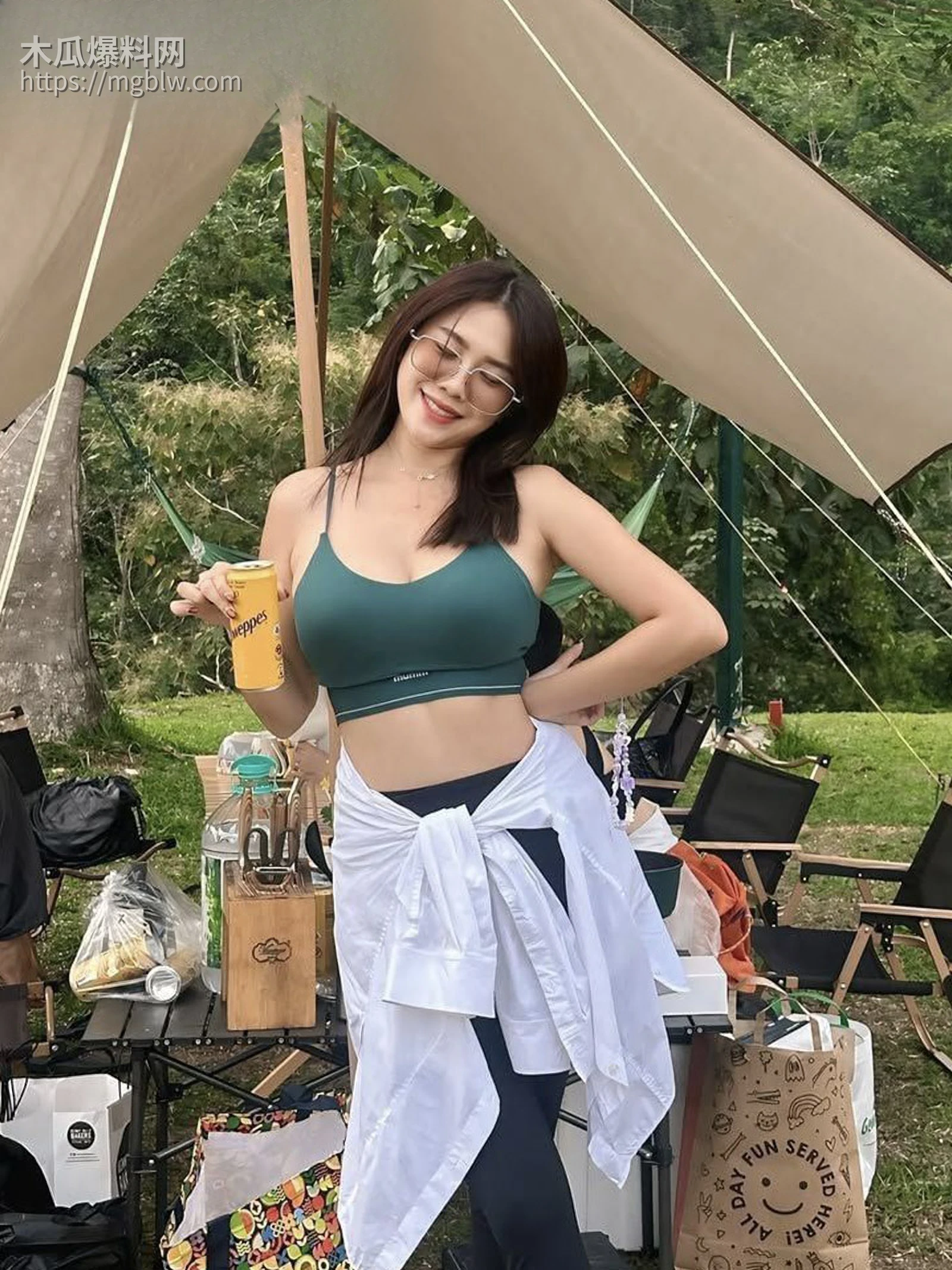 高颜值健身美女 刘敏婕 身穿情趣女仆装白丝网袜 被男友猛烈爆插蜜穴 浪叫连连像挨打一样