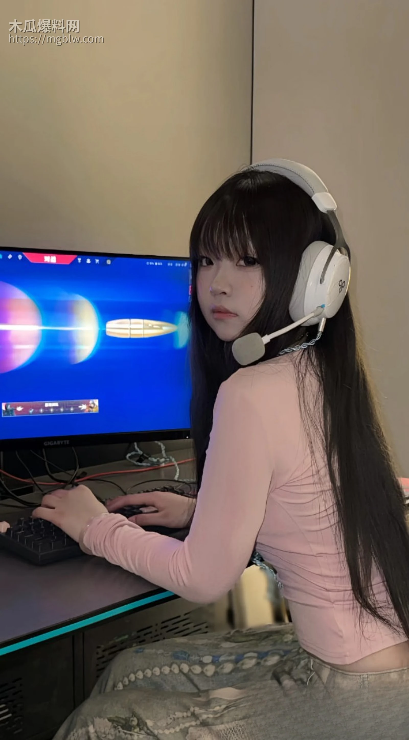 黑产直小姐姐全裸自拍流出  3