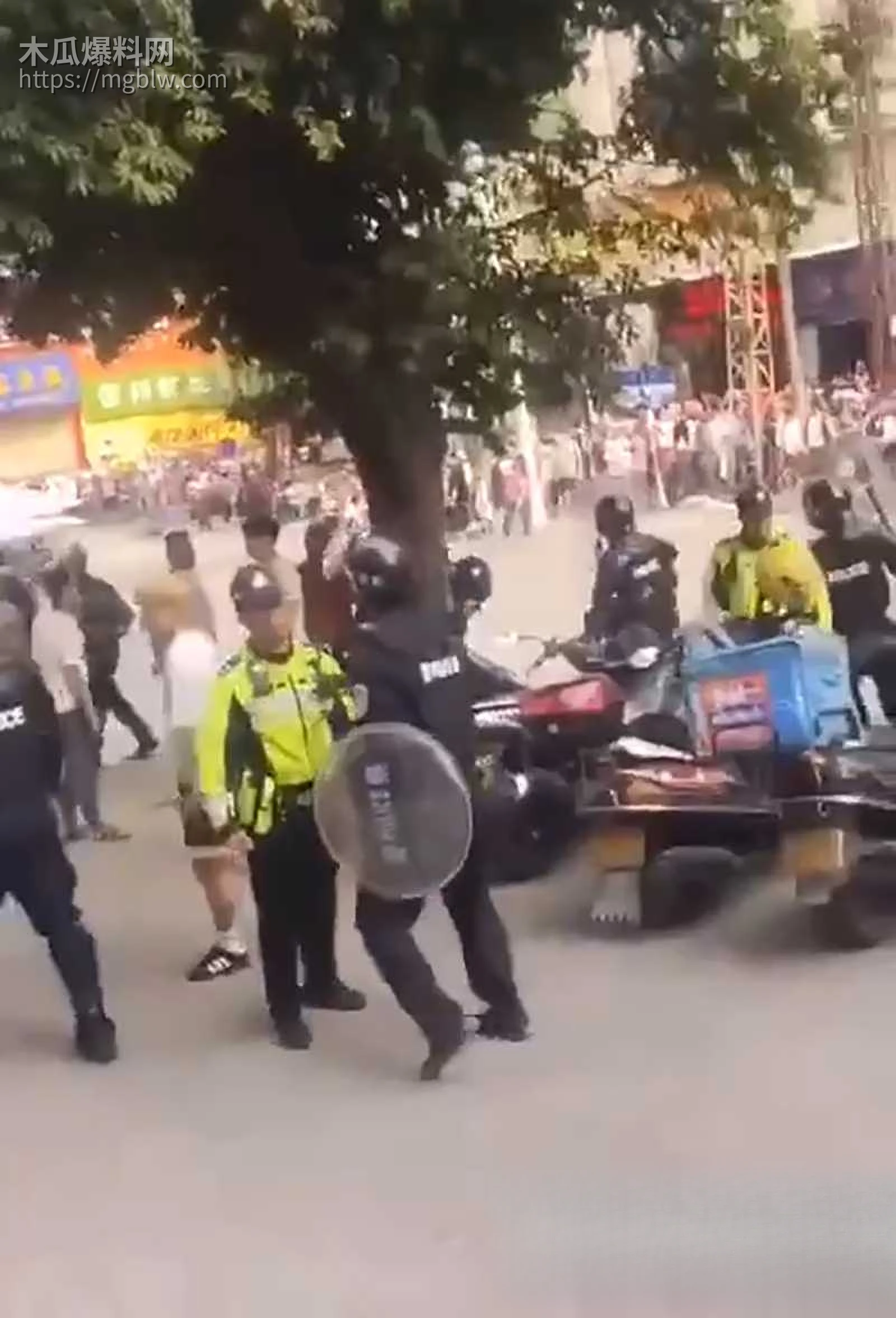 广东茂名信宜市政府强拆征地警民冲突视频流出9拷贝