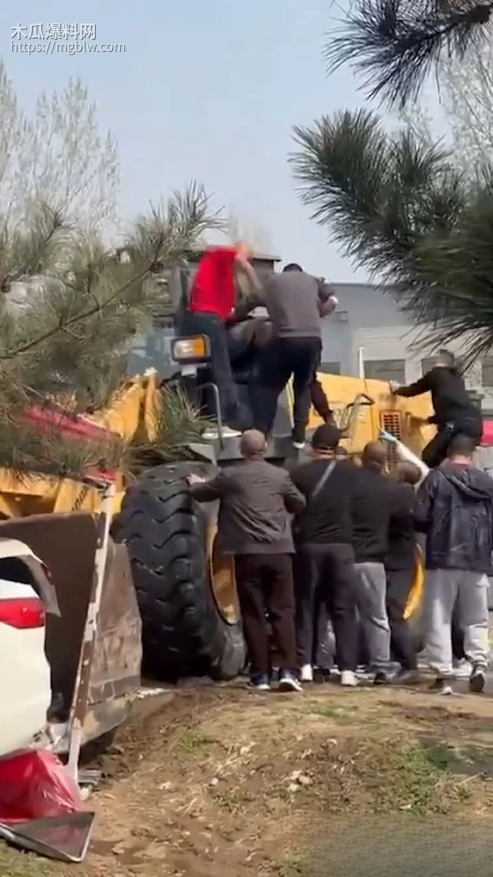 北京房山大集铲车撞人血案 5