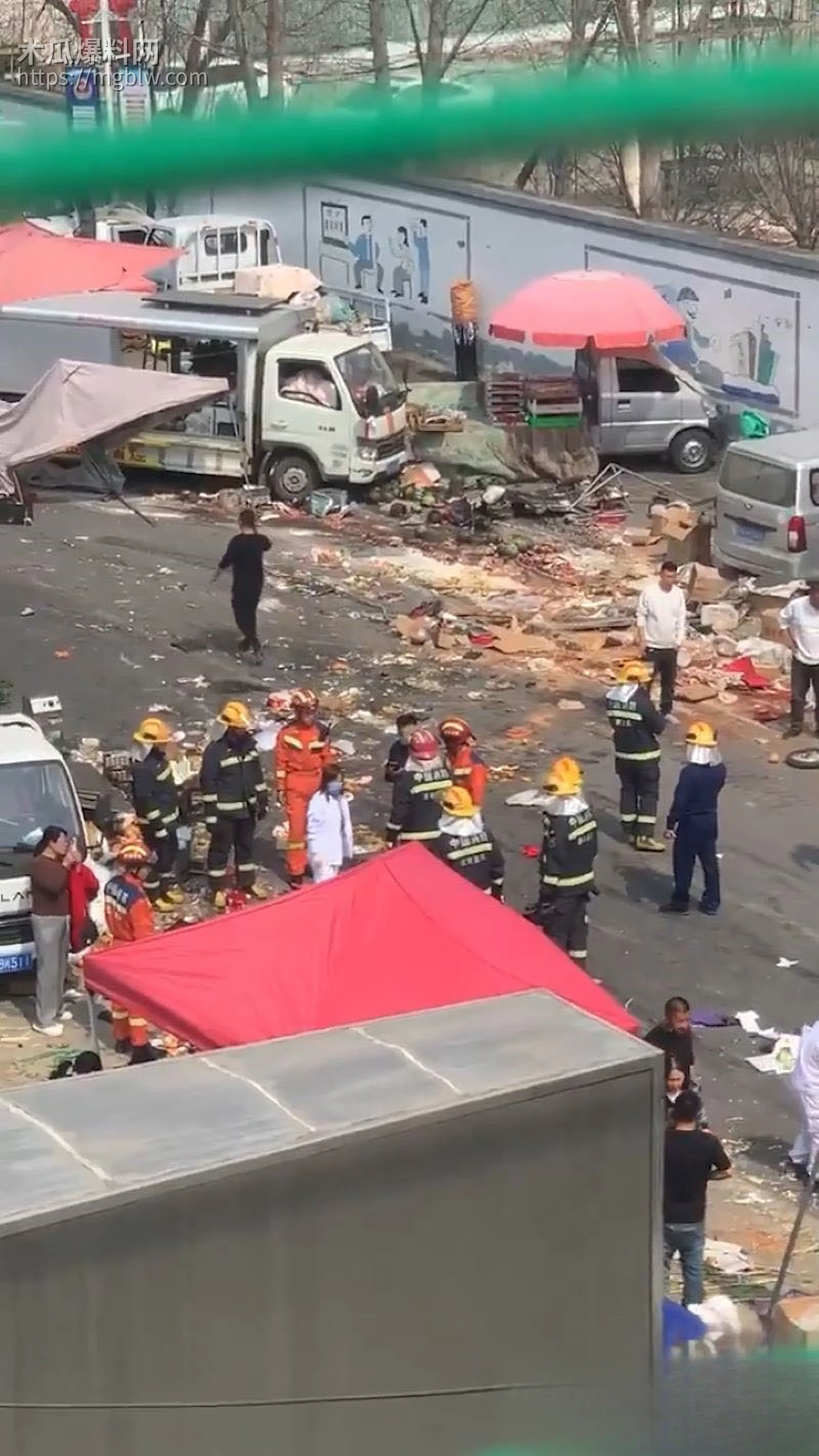 北京房山大集铲车撞人血案 6