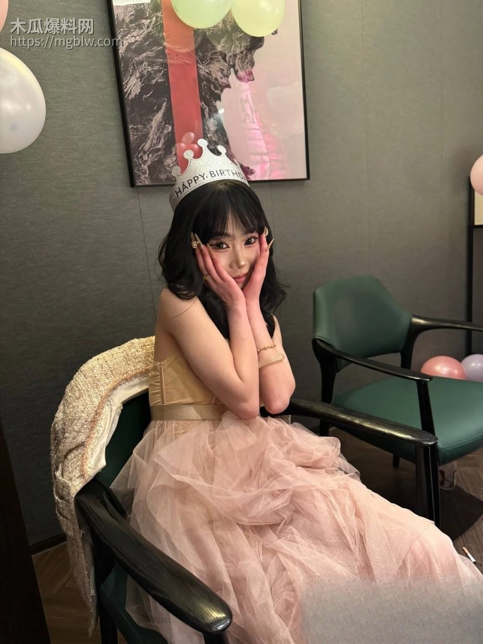 上海艺术学院校花 顾若兰 和学长性爱自拍 2