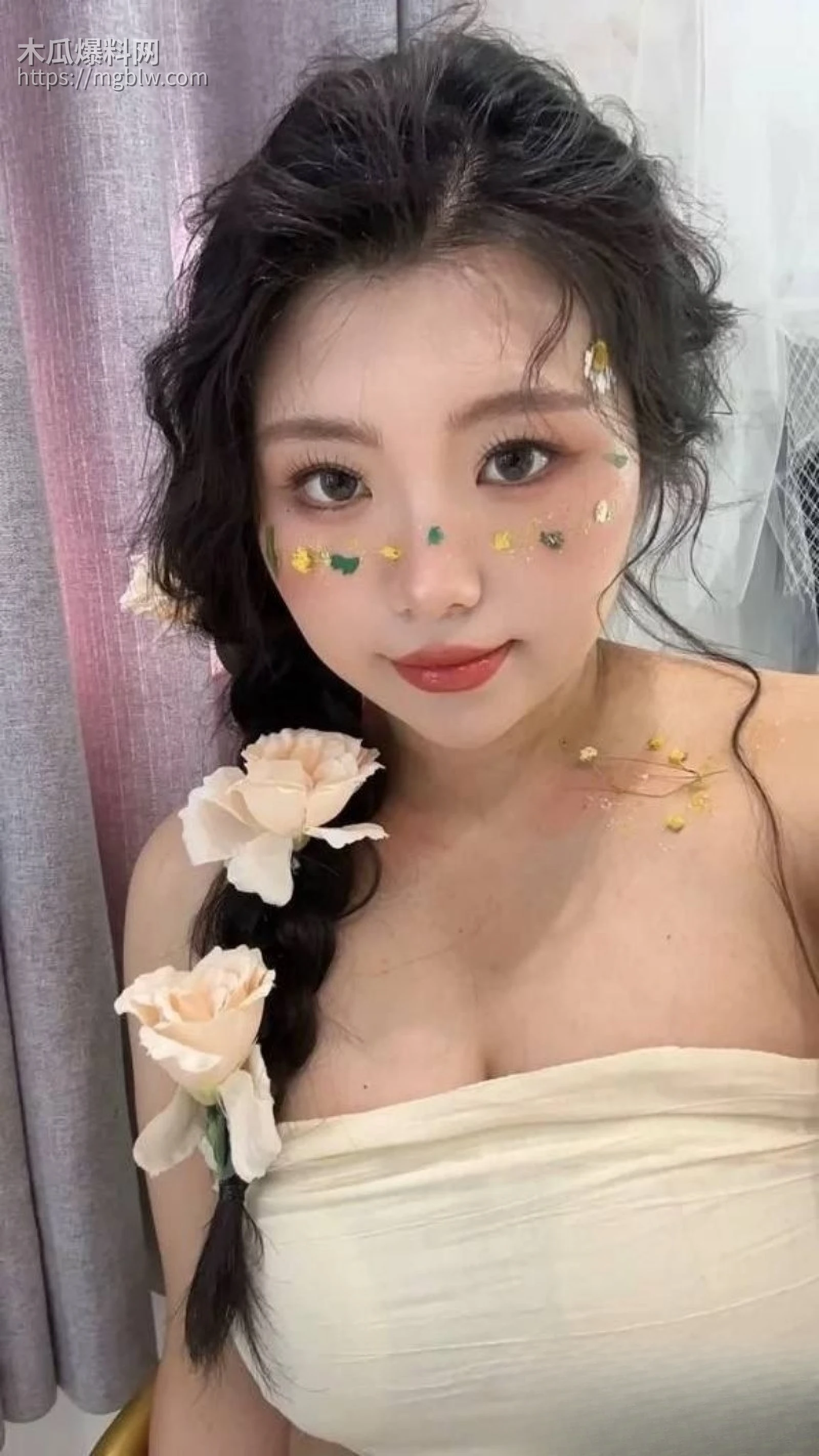 重庆绿帽大神曝光淫妻性爱自拍 1