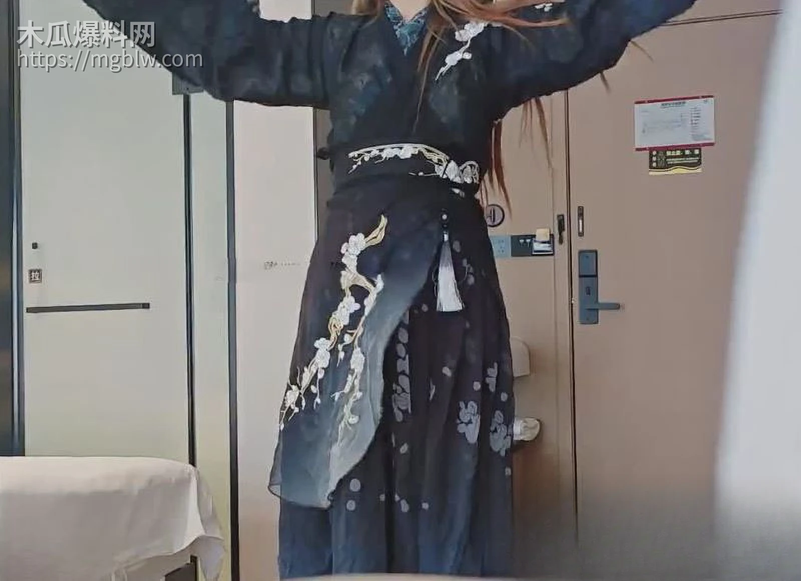 海角乱伦大神侄女小玲新作 2