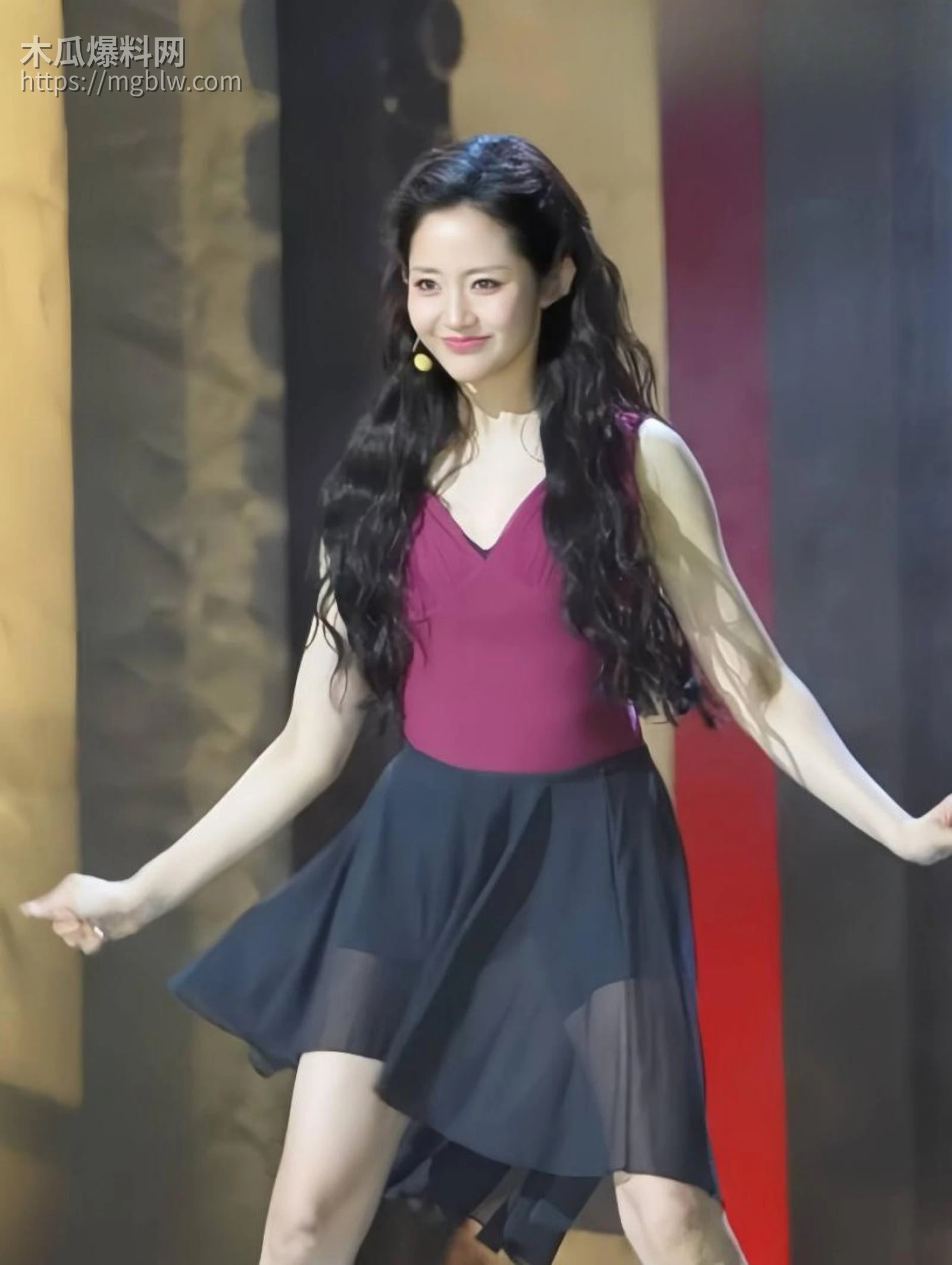 万千惠拿裸照当婚礼迎宾照09