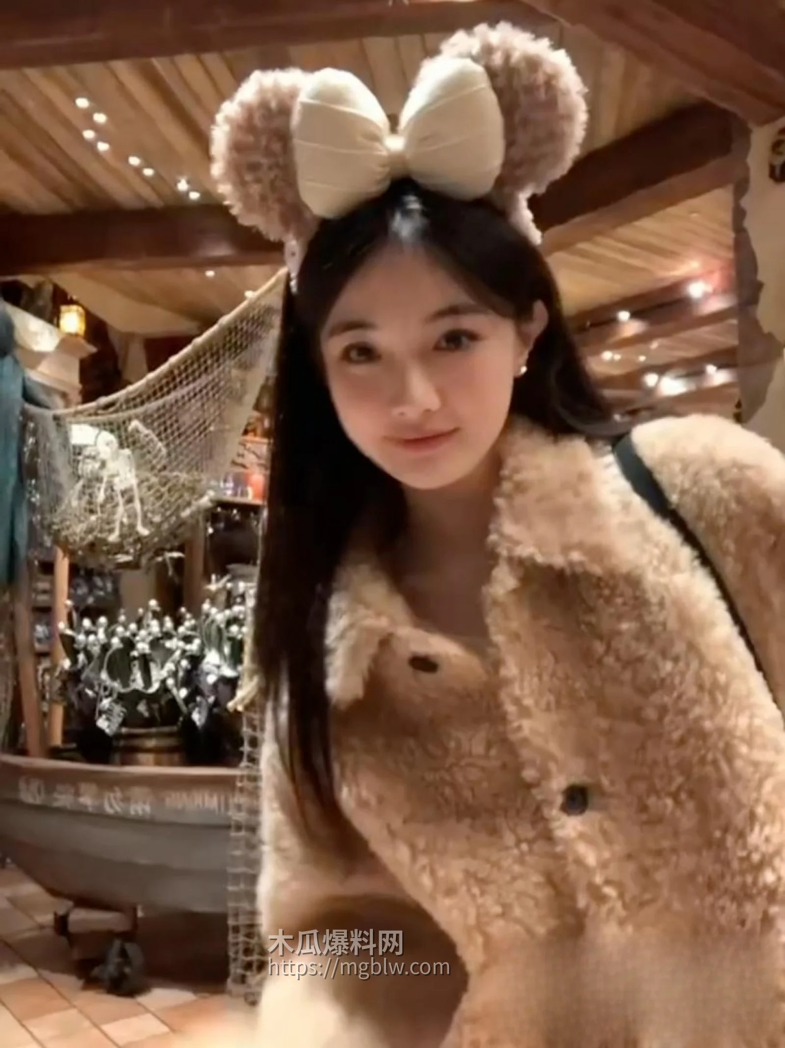 清纯少女遭金主调教私拍 1