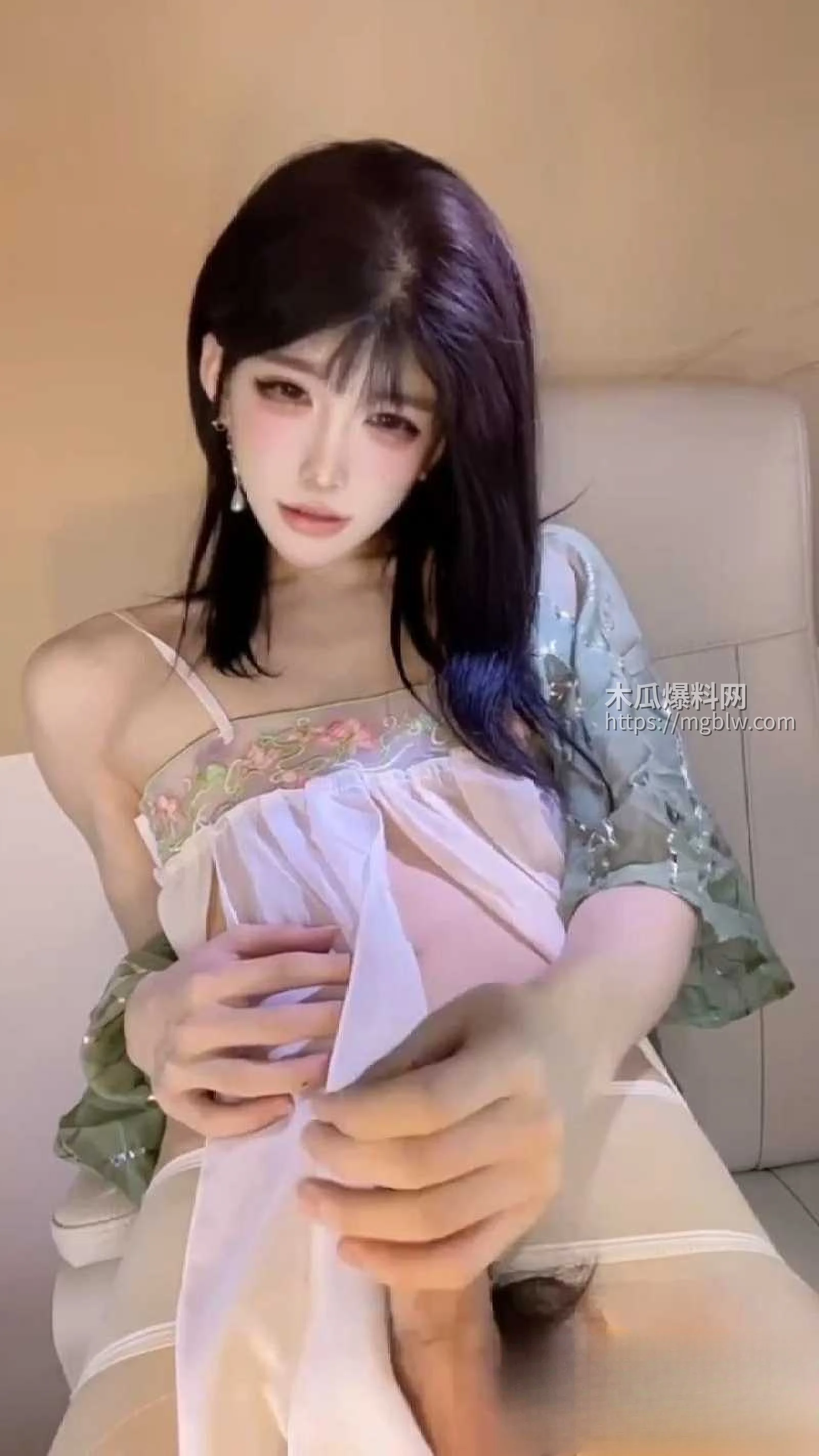 极品伪娘月儿ovo 3