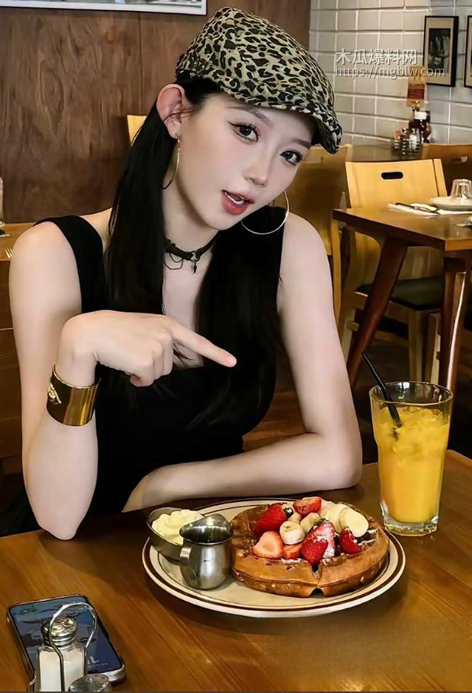 千万粉丝大网红 小伊伊出轨被曝光 8 拷贝