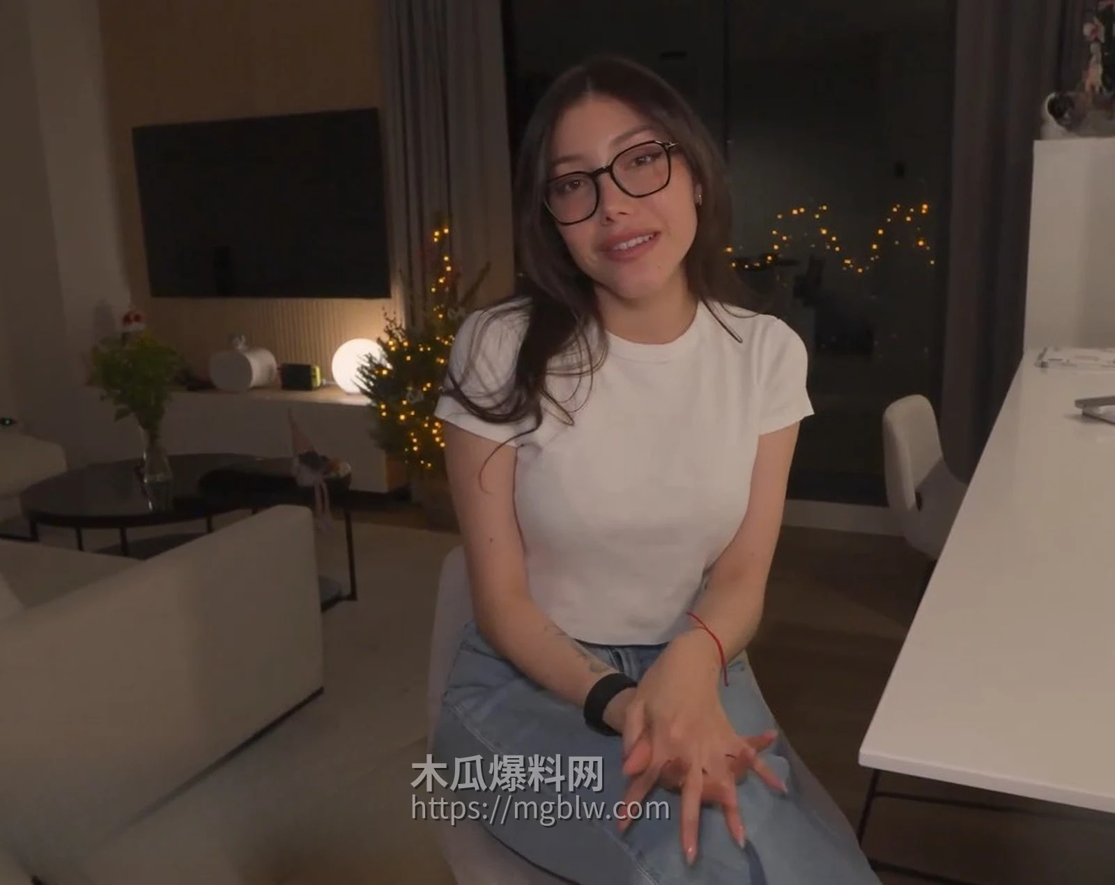 亚裔骚货 RuthLee 最新剧情私拍 1