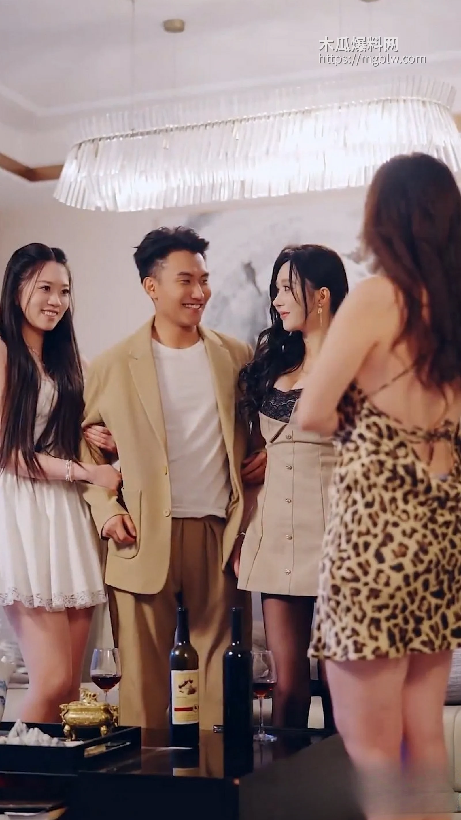 擦边热传她们的禁忌游戏新作 8