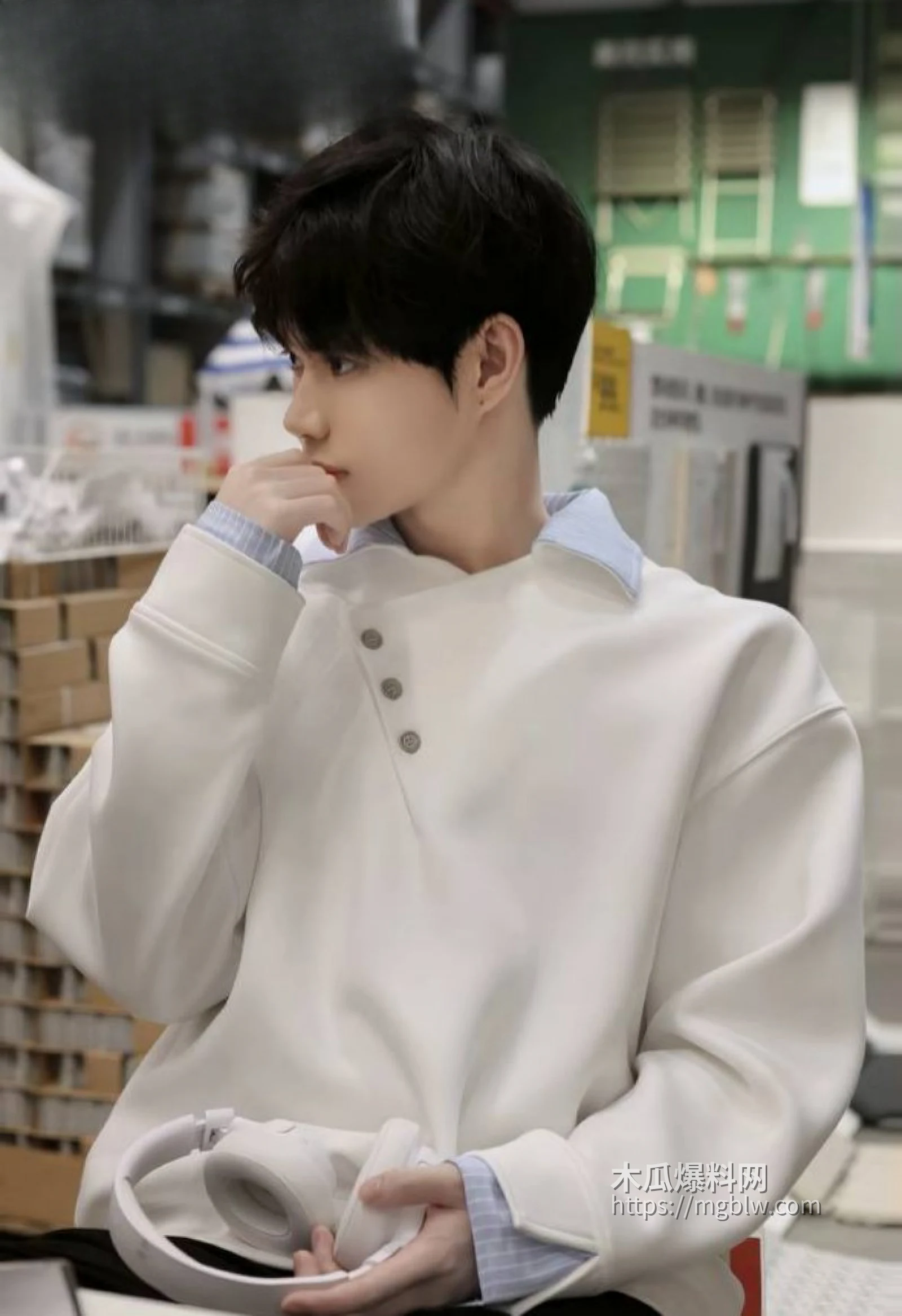 抖音网红雪顶塌房玩裸聊08