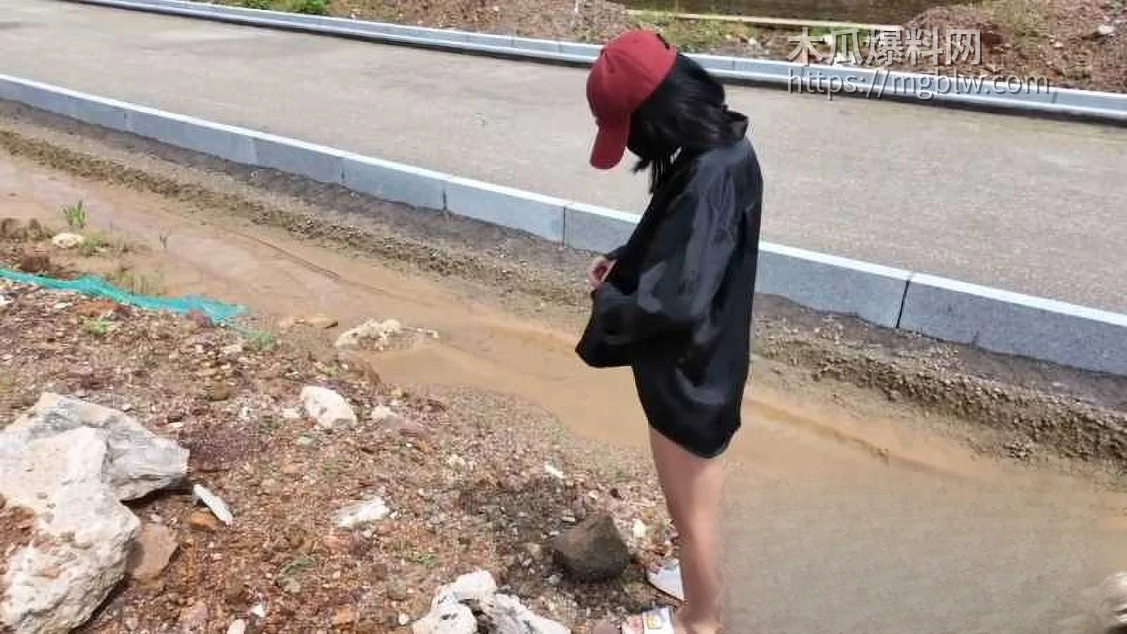 户外露出博主cikaimoon1