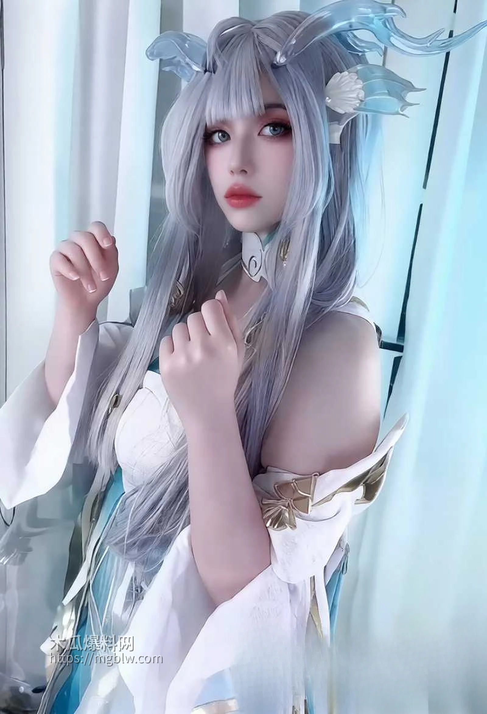 超人气女神美少女福利姬月野兔崽子COS西施足交榨精视频流出1拷贝