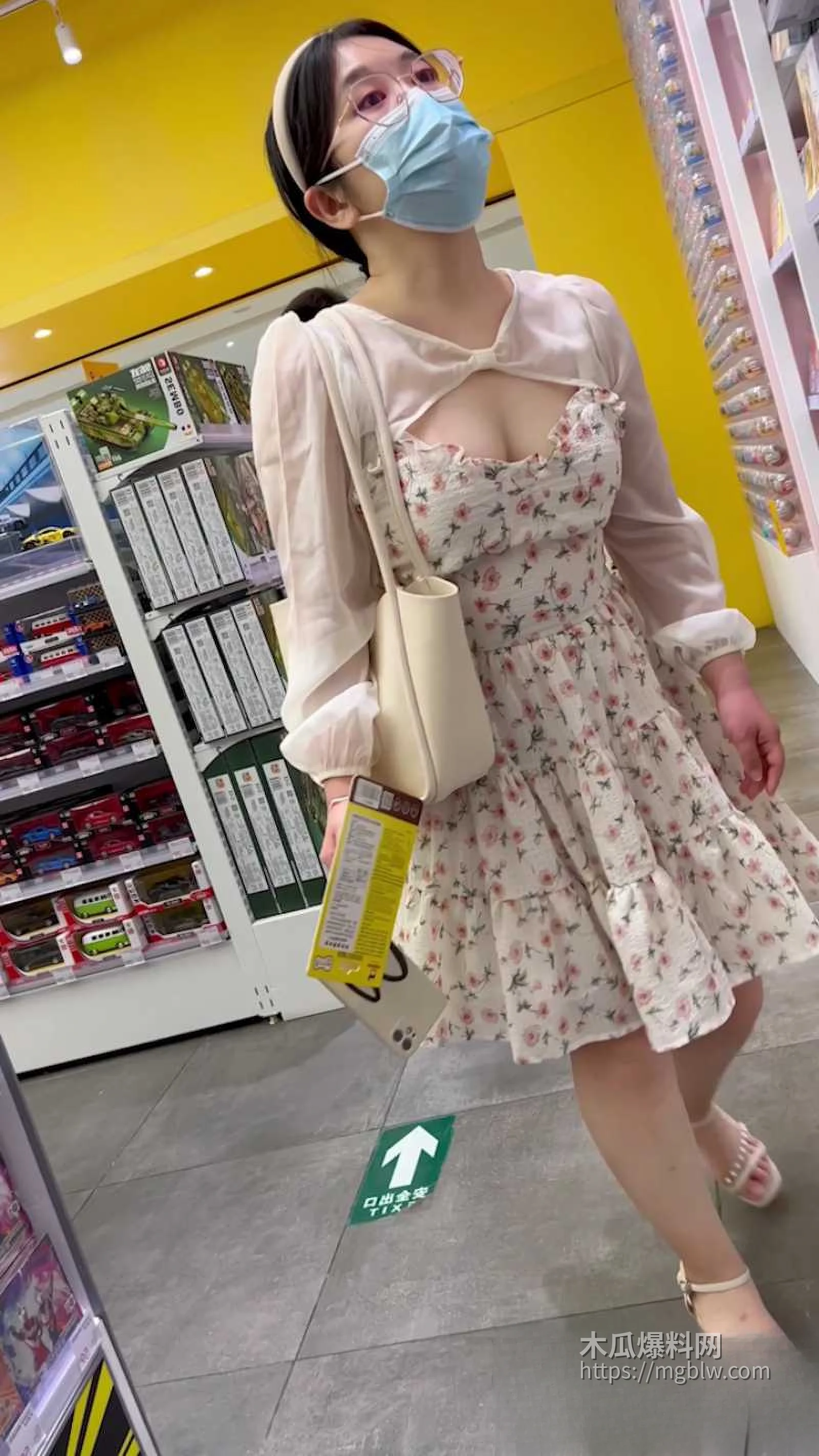 偷拍大神商场抄底合集 1