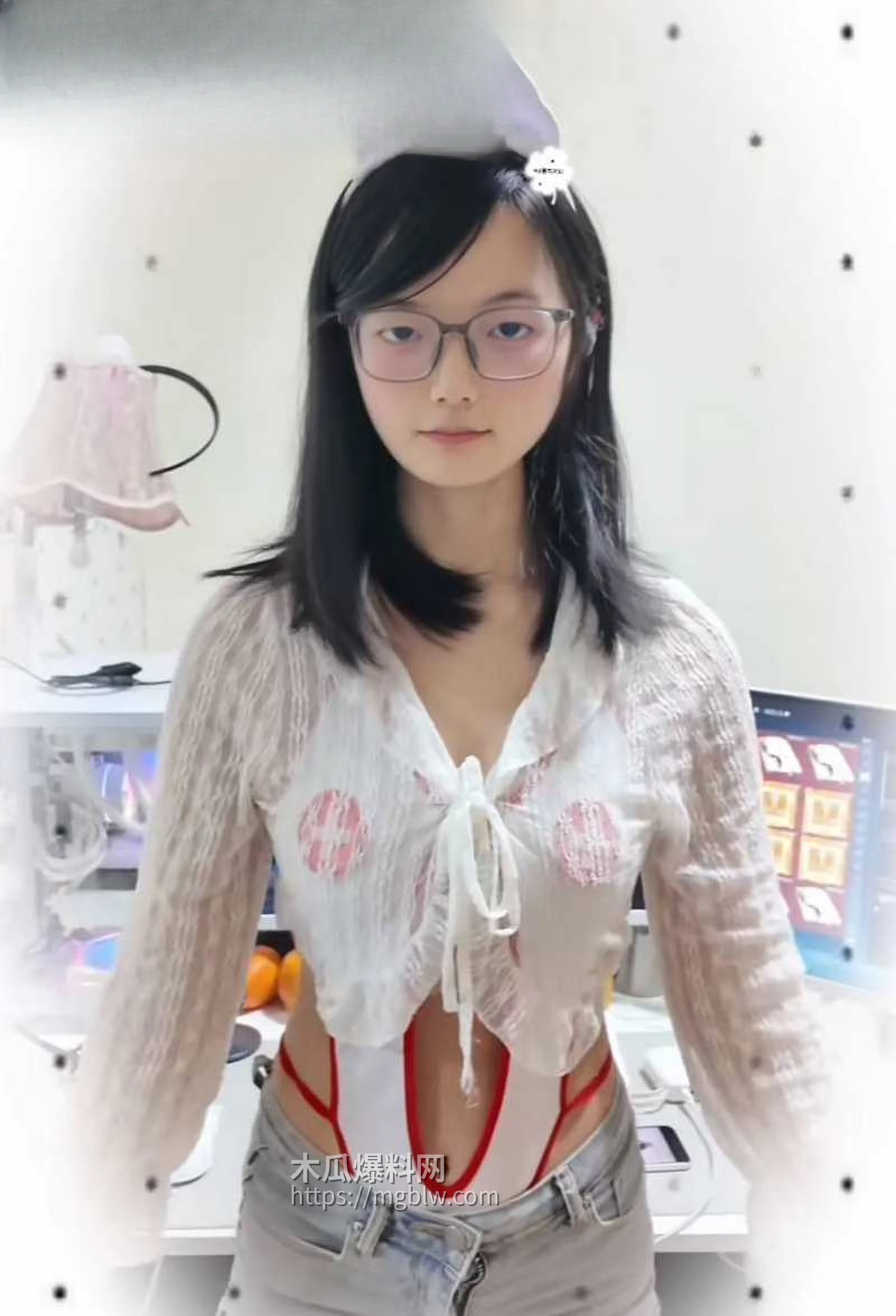 萝莉网黄少女罗老师裸舞性爱合集 3 拷贝