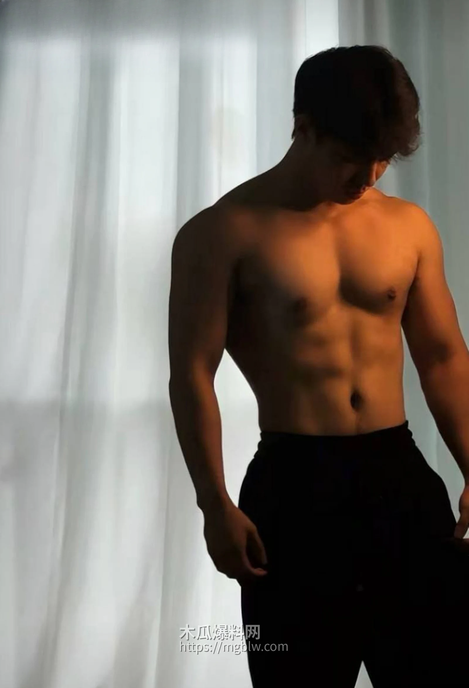 肌肉网红金天龙 玩被曝光 5 拷贝